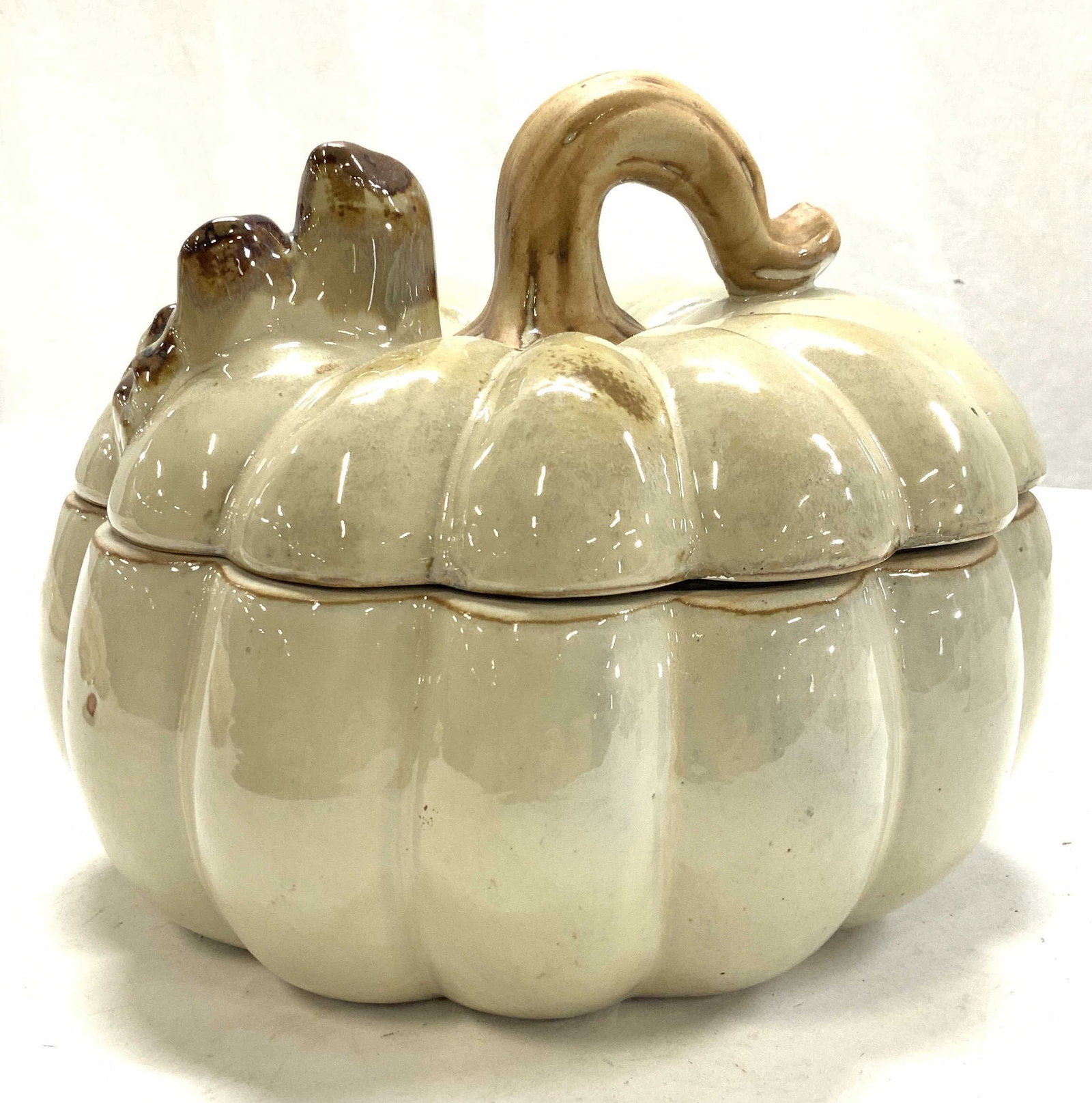 Porcelain Pumpkin Table Vessel (1 of 6)