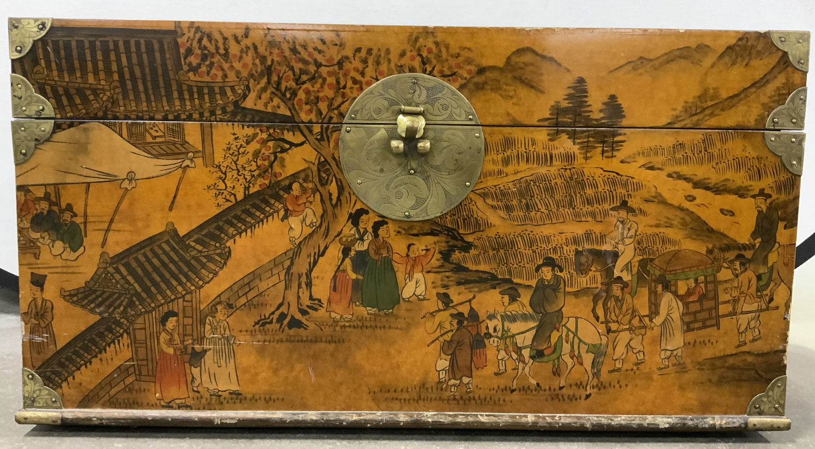 SEOUL FURN ANTQ Co Vntg Lacquered Asian Trunk (1 of 10)