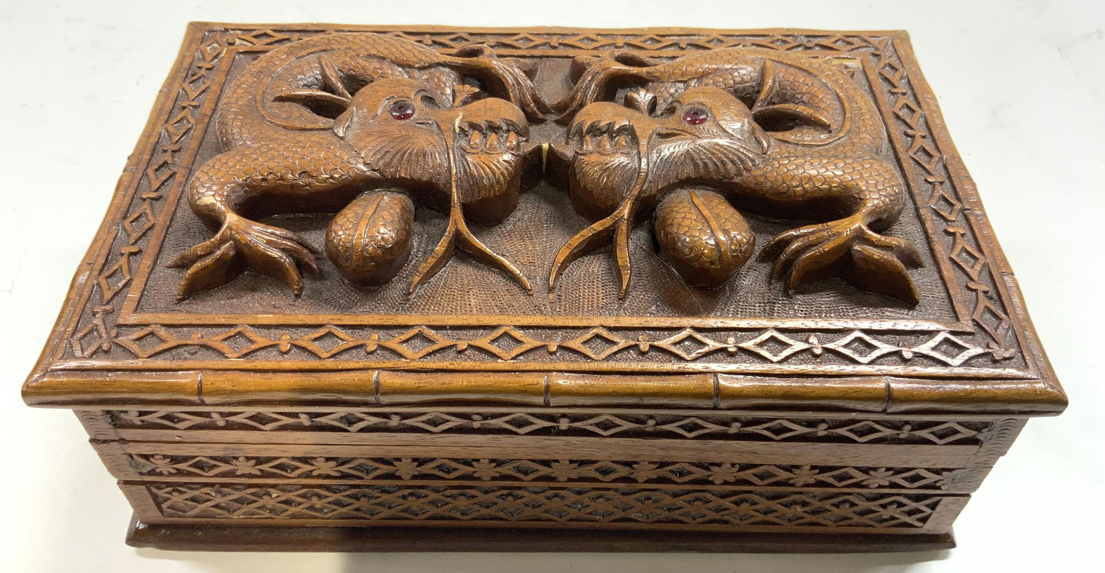 Vntg Asian Carved Wooden Dragon Keepsake Box W Lid (1 of 8)