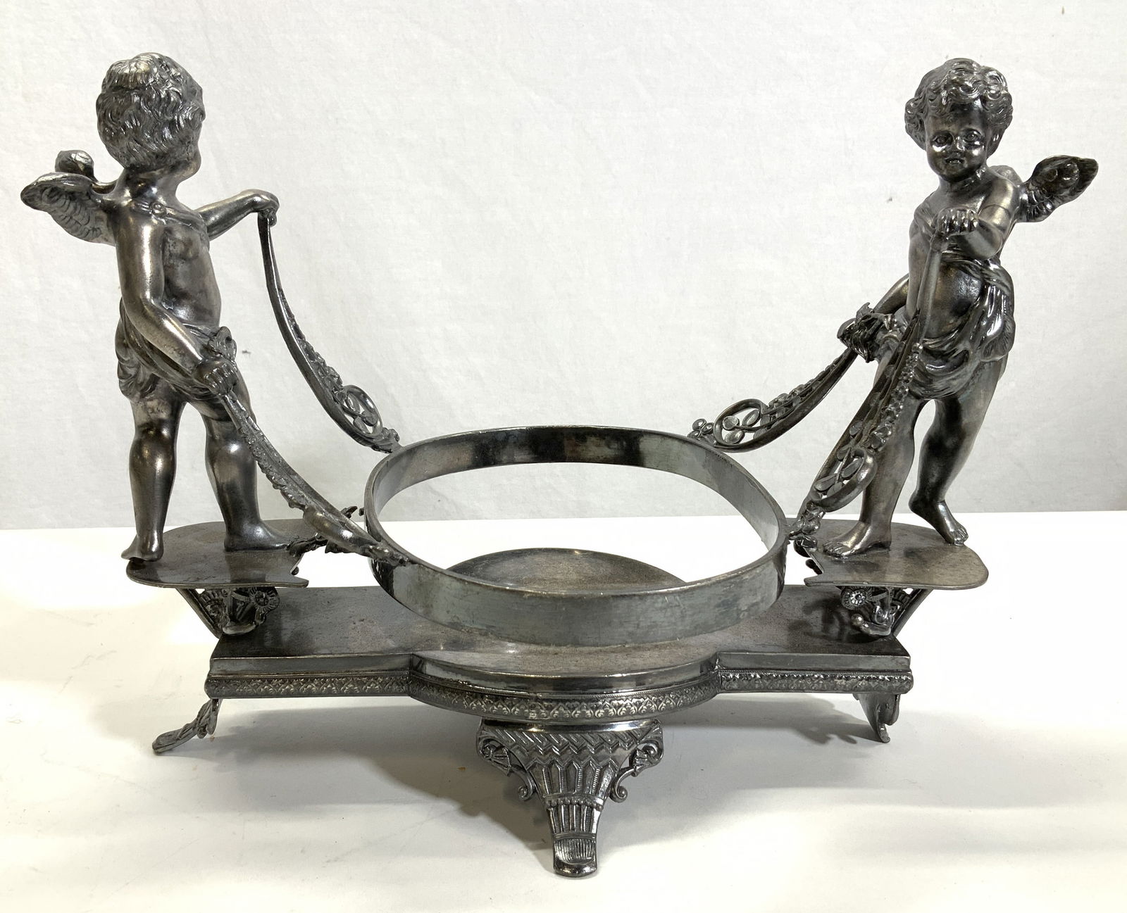 Wilcox Silver Pl Co Quadruple Plate Centerpiece (1 of 7)