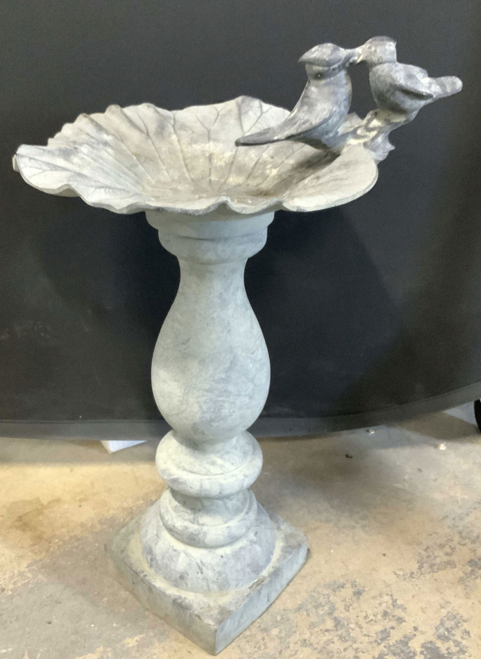 Outdoor Bird Bath and Feeder Metal Statuary 2ft (1 of 6)