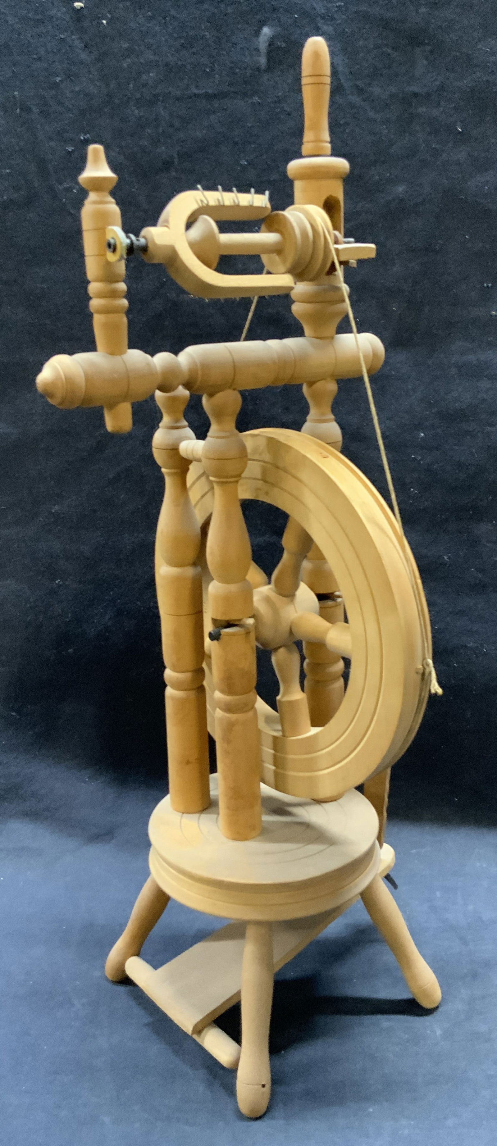 CEPELIA Vintage Wooden Tabletop Spinning Wheel (1 of 12)