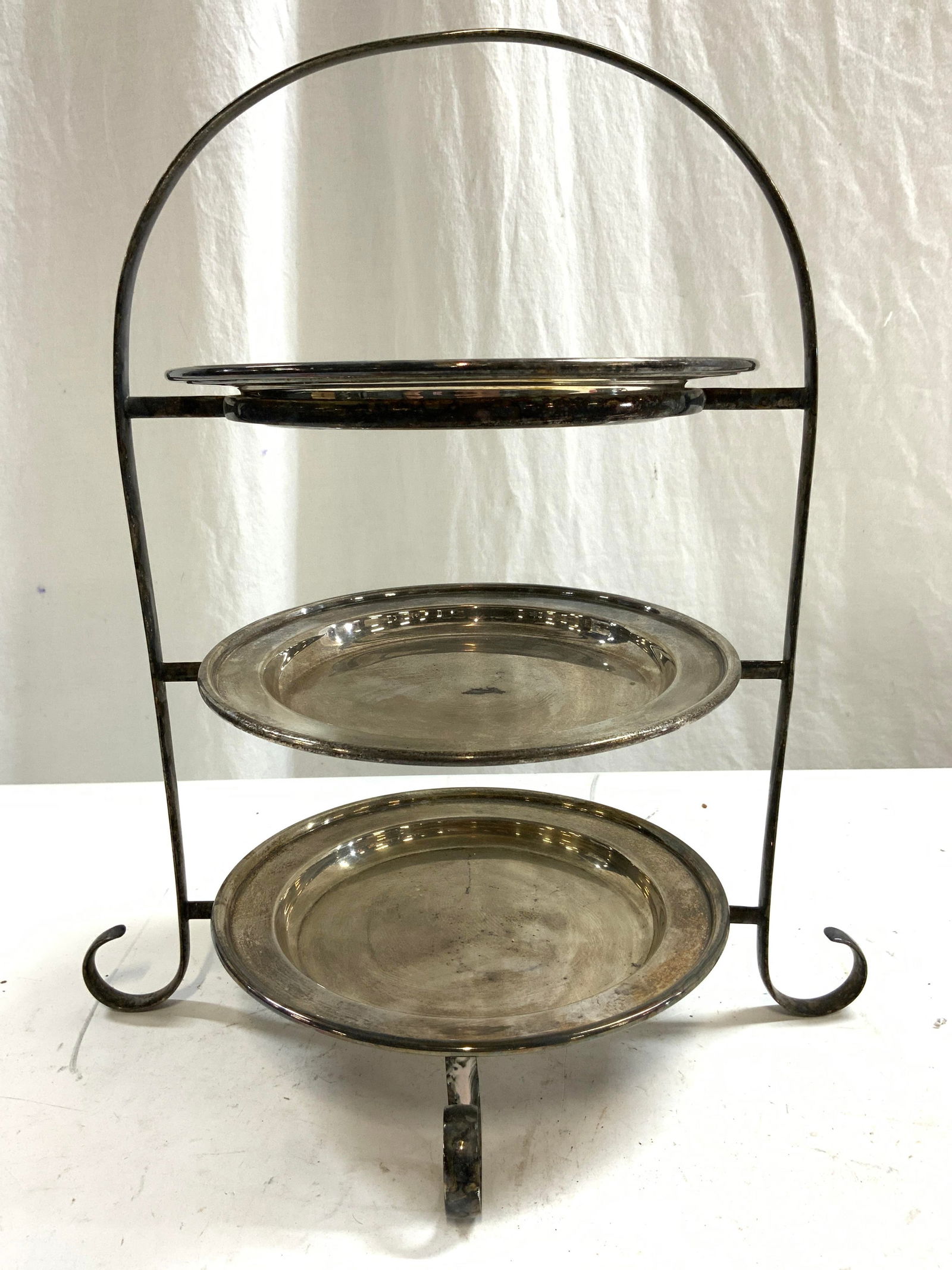 EPNS Vintage 3 Tier Plate Stand (1 of 8)