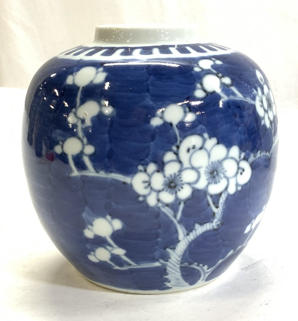 Kangxi Revival Style Blue/White Asian Ginger Vase: Chinese Kangxi revival style Hand painted cobalt blue and white ginger vase with blossoms. Measures 5 x 5 in. Has the blue circle Kangxi Mark. Collectible Blue and white Asian vase, Asian Doucai vase,