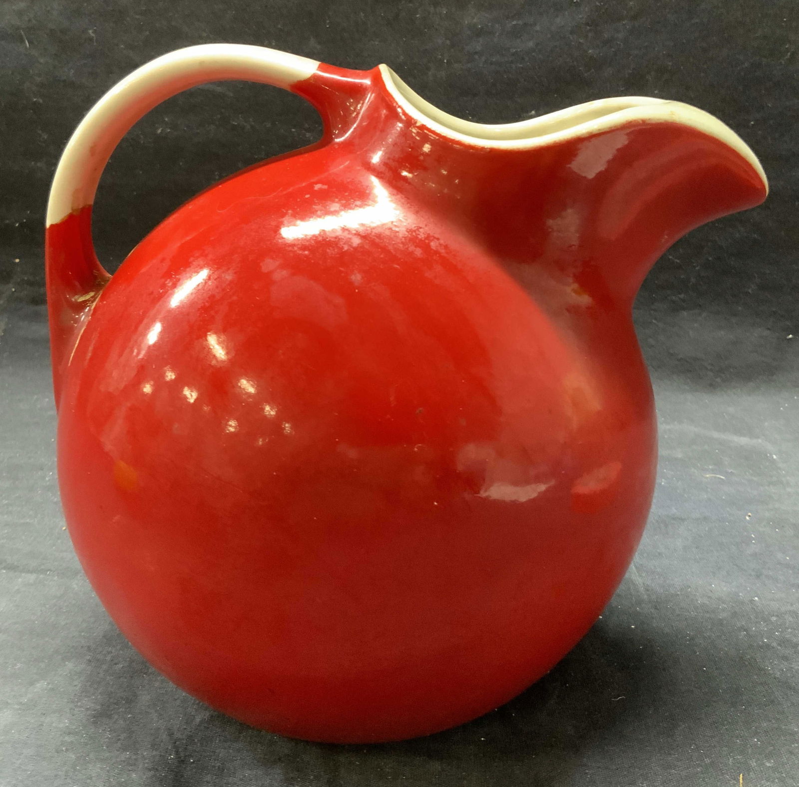 HALLS KITCHENWARE Ceramic Pitcher Red (1 of 8)
