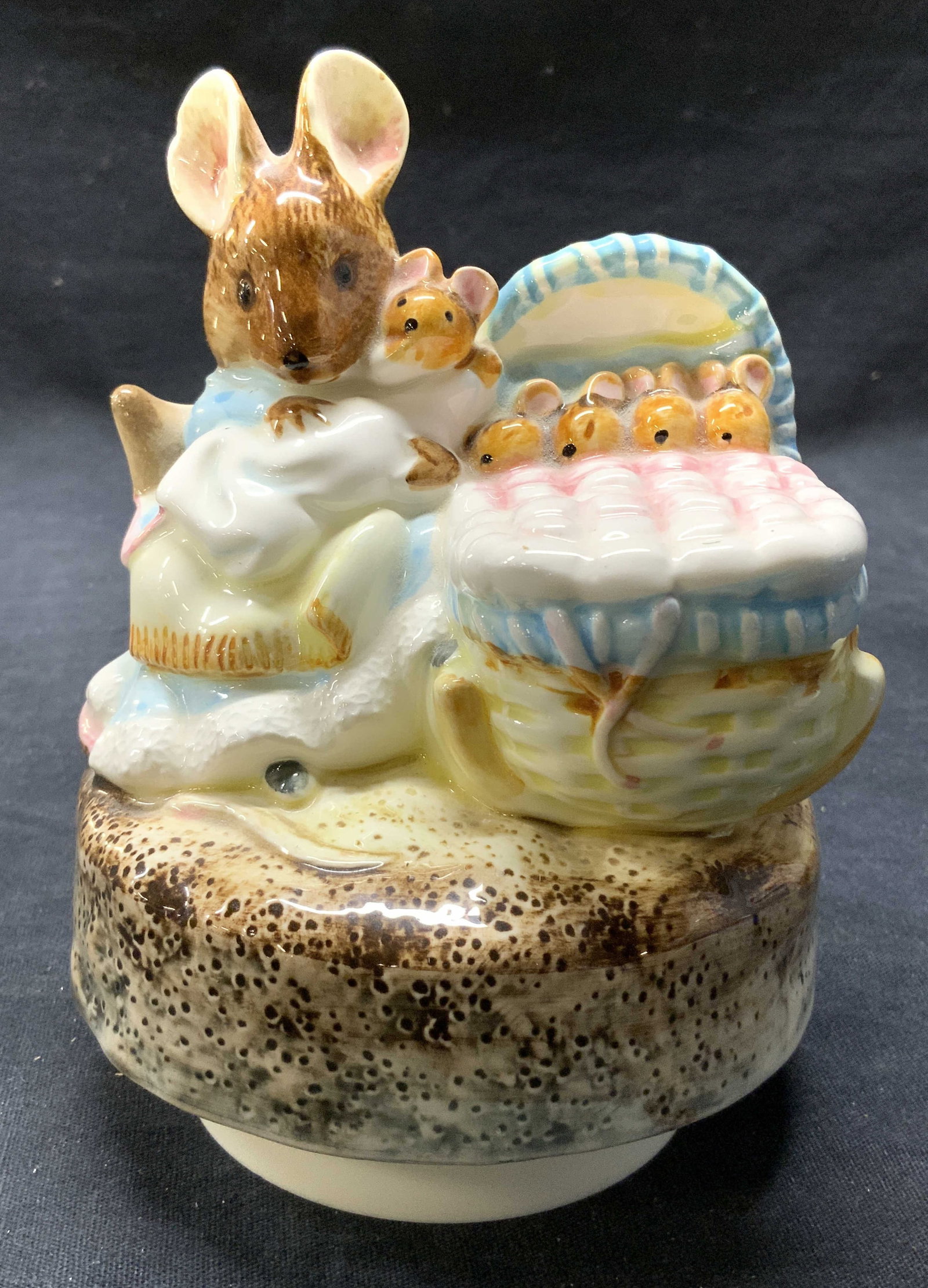 BEATRIX POTTER HUNCA MUNCA Porc Mouse Music Bx (1 of 7)