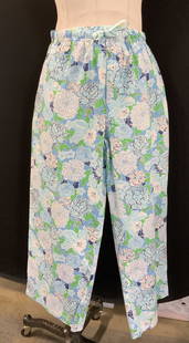 Lilly Pulitzer Floral Cotton Pants: Lilly Pulitzer lightweight cotton pants/ pajama bottoms with stretch waist and tie. Size Medium., 32.5 in. Long. Inseam is 22.5 in. L. Gently worn. Ladies wearables, ladies fashion, Lilly Pulitzer cro