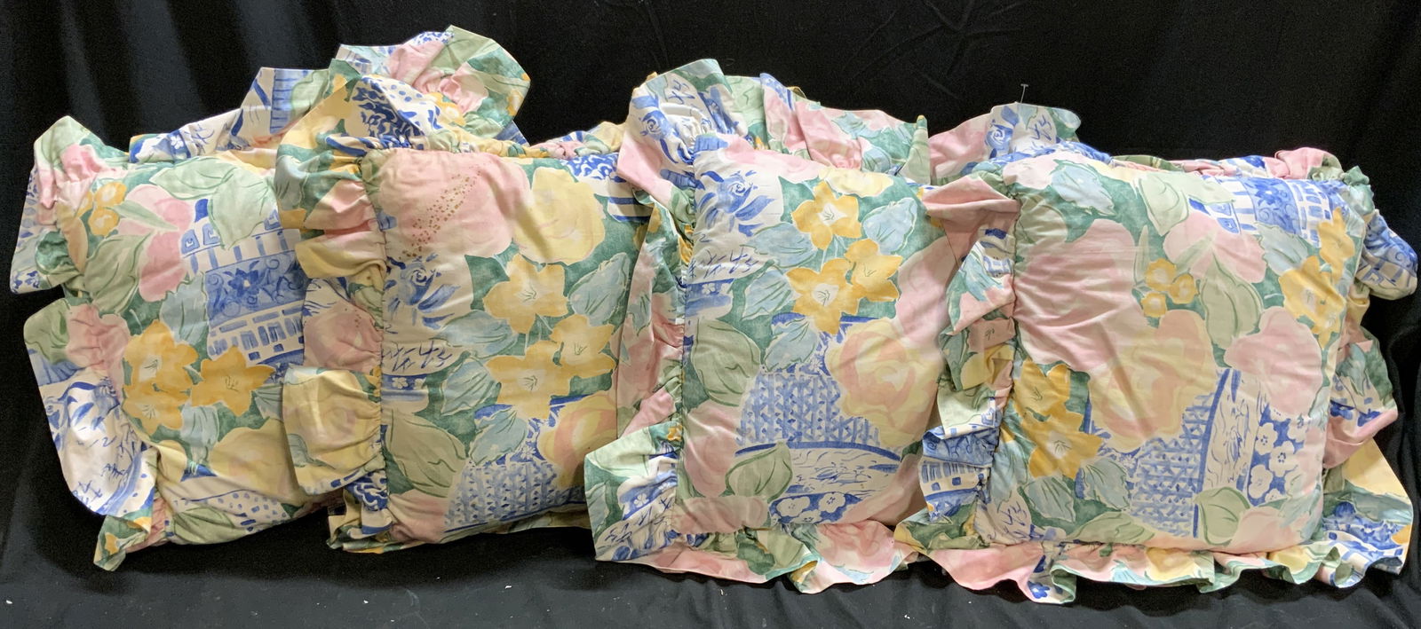 Set 4 Floral Flange Edge Pillows (1 of 7)