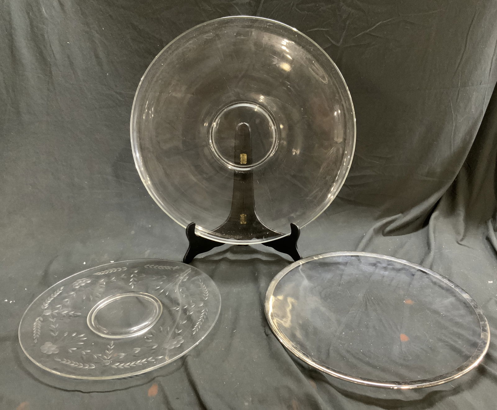 Lot 3 Glass Platters, Silver Plate, Etched & More (1 of 6)