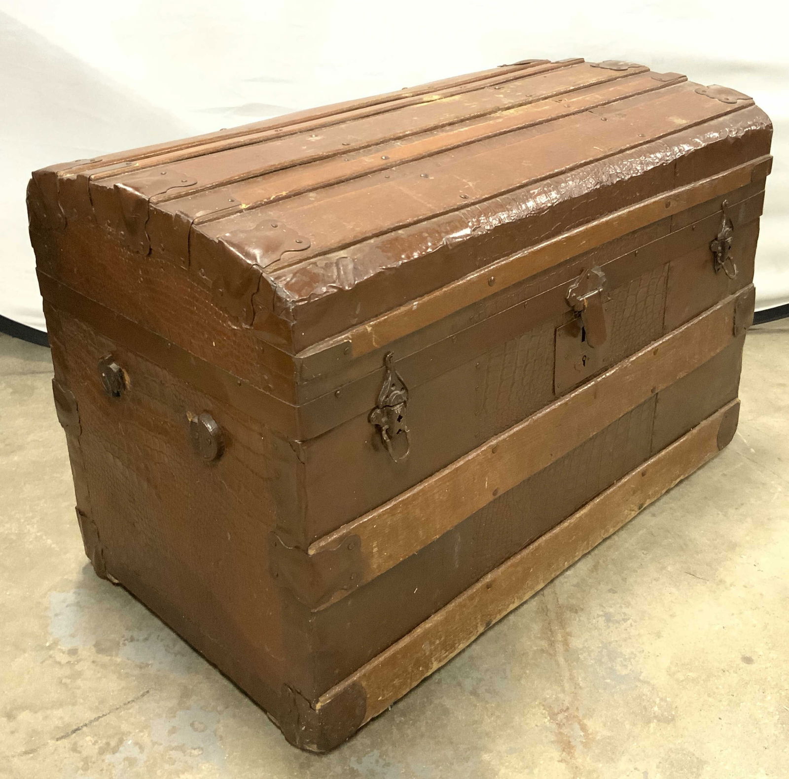 Vintage Brown Wooden Storage Chest / Trunk (1 of 15)