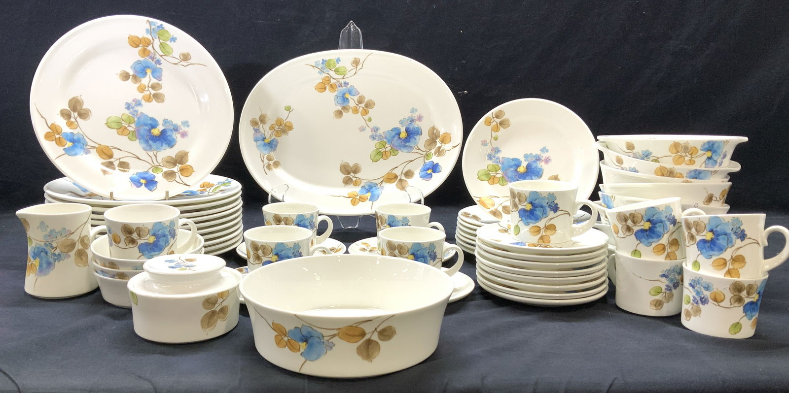 MIKASA Blue Ginger Bone Chinaware Set 58: Hand painted on white bone China. MIKASA BLUE GINGER SET # A9010. Freezer to oven and dishwasher safe. Set consists of 1 platter ( 14.5 x 10.75 in. ), serving bowl, creamer, covered sugar bowl, 11 din