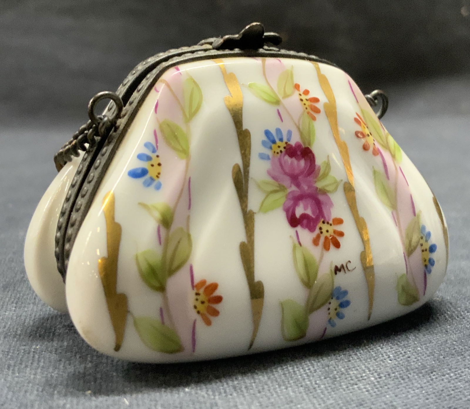 LIMOGES FRANCE Rochard Signed Porcelain Pill Box (1 of 10)