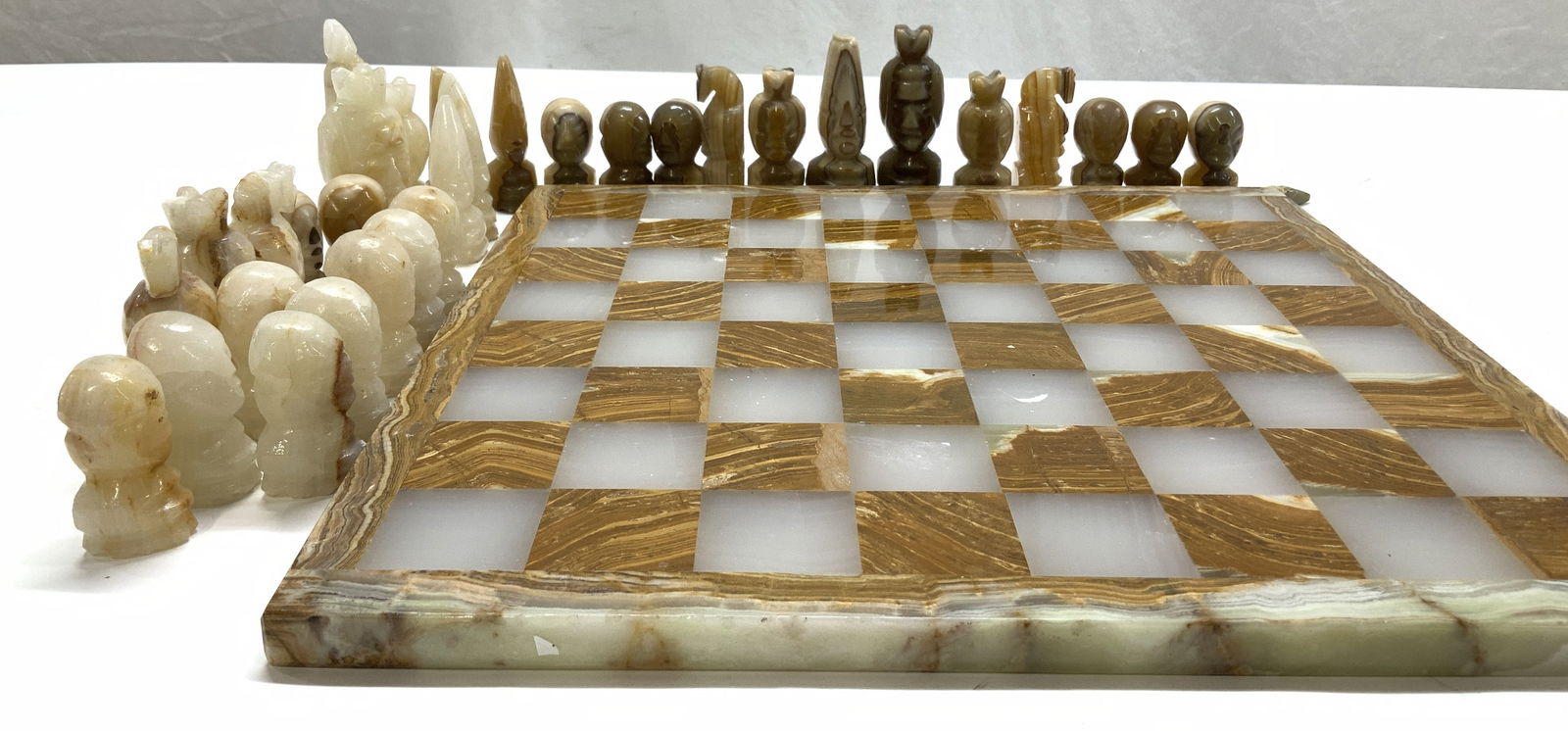 Carved Agate Chess Board & Pieces 33 (1 of 7)