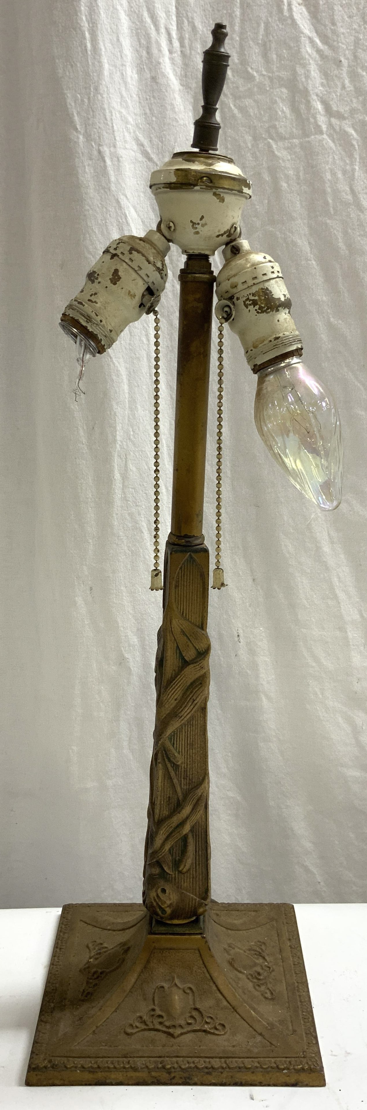 Antique Victorian Brass Lamp W Finial (1 of 7)