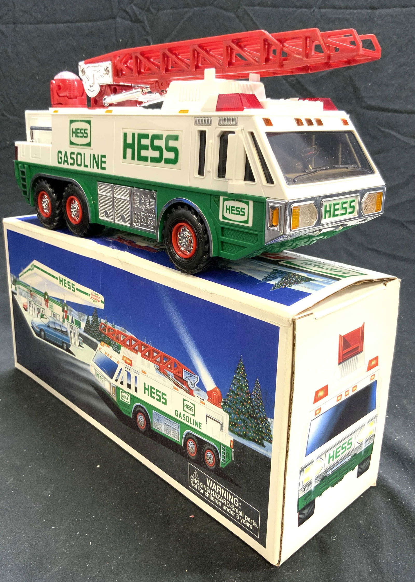 HESS Vntg Emergency Truck Holiday Toy Truck W Box (1 of 8)