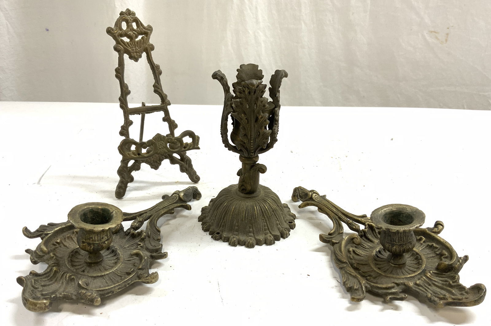 Lot 4 Vtg Ornate Brass Candlesticks & Easel (1 of 6)