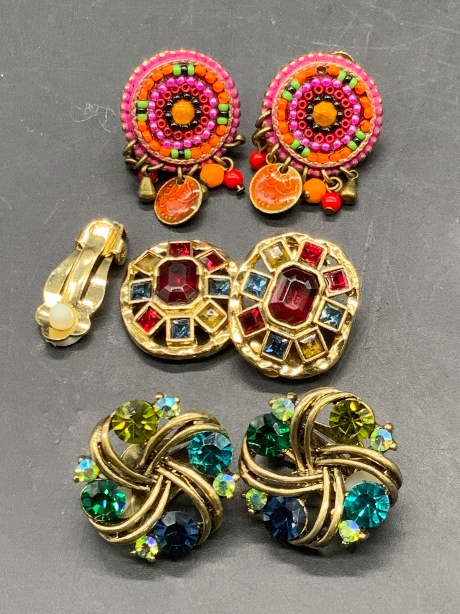 Lot 3 Vintage Bejeweled & Seed Beaded Earrings (1 of 8)