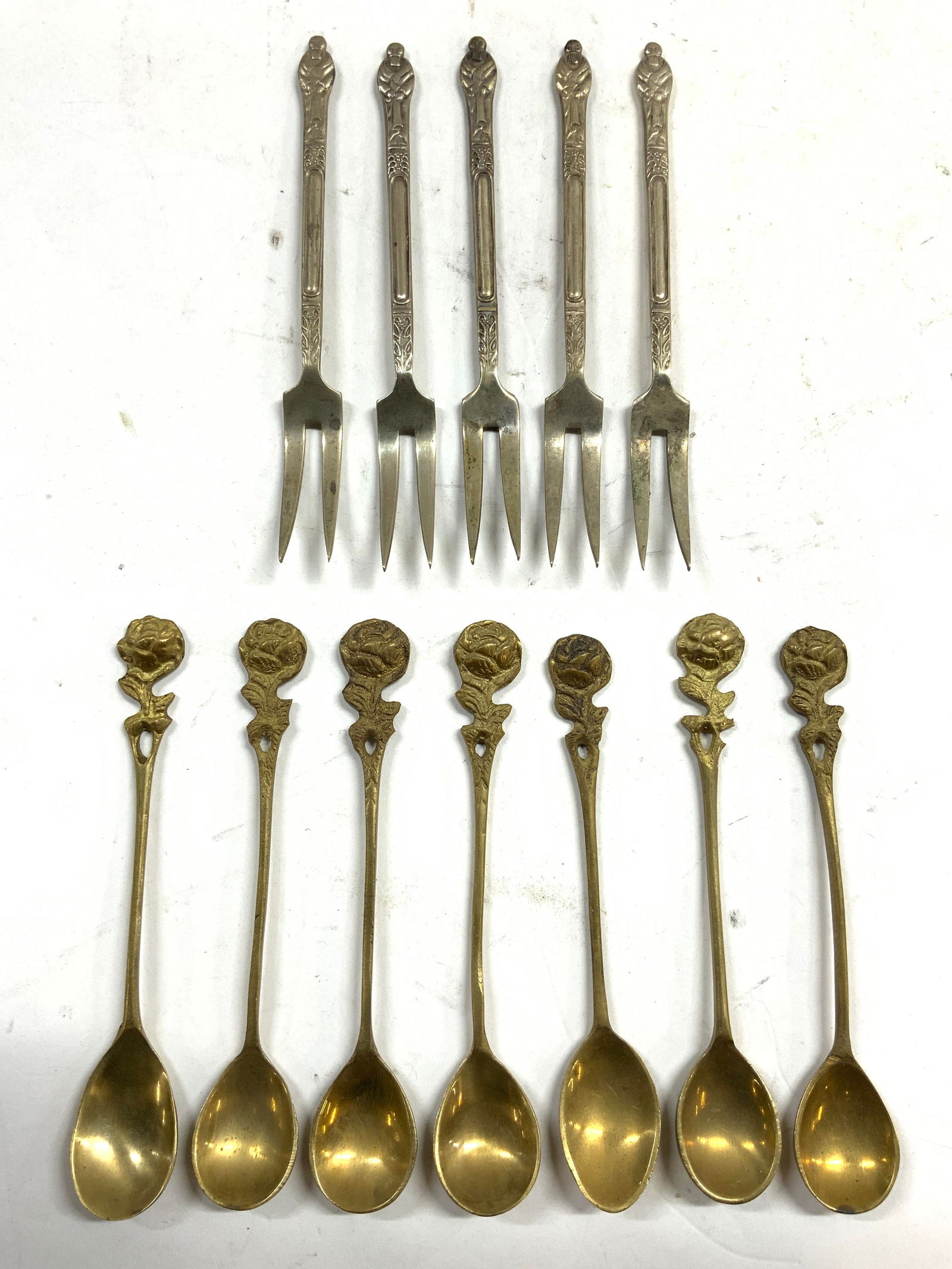 12 EPNS & Brass Hors D Oeuvres Utensils England+ (1 of 8)