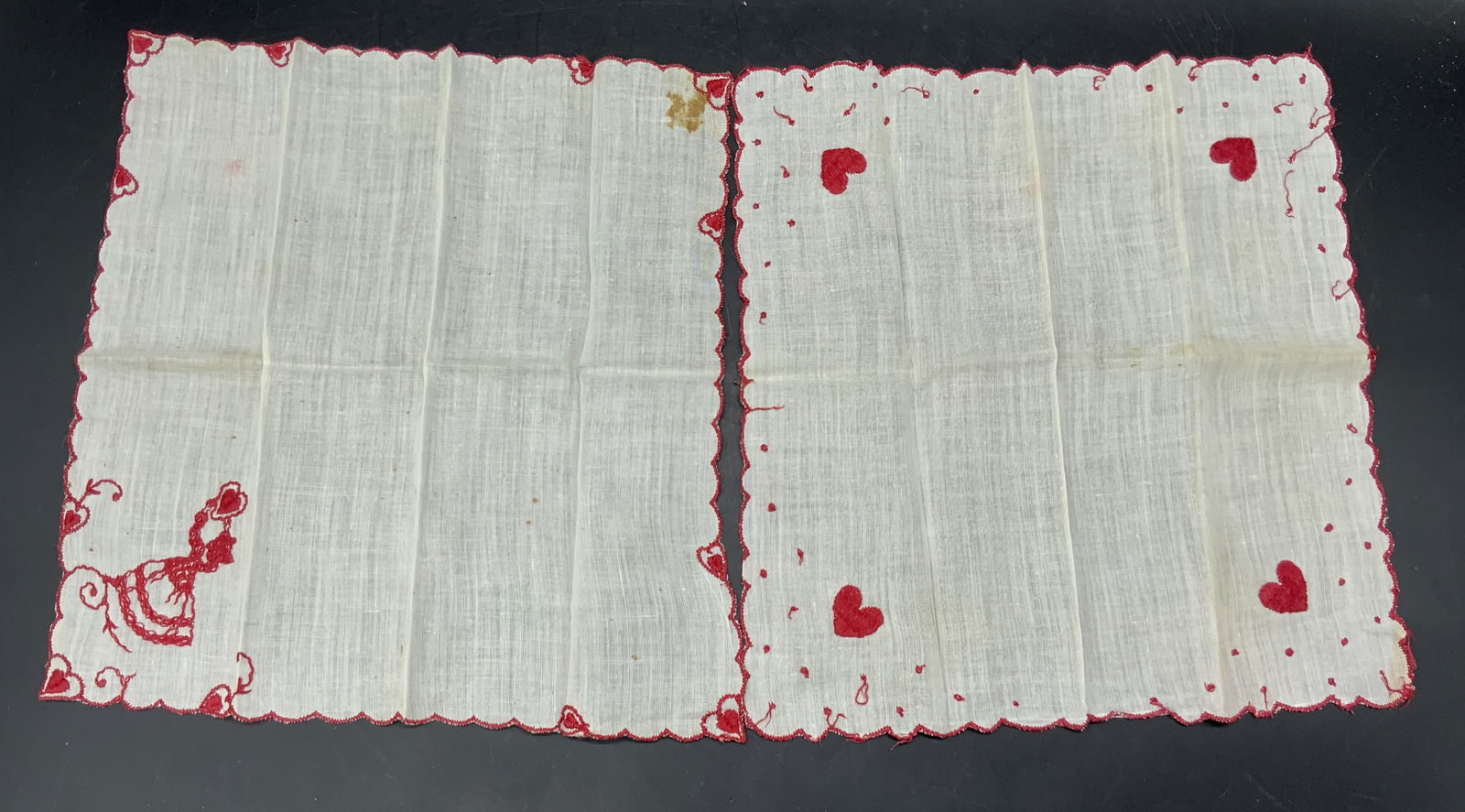 Lot 2 Red Heart Motif Embroidered Handkerchiefs (1 of 9)