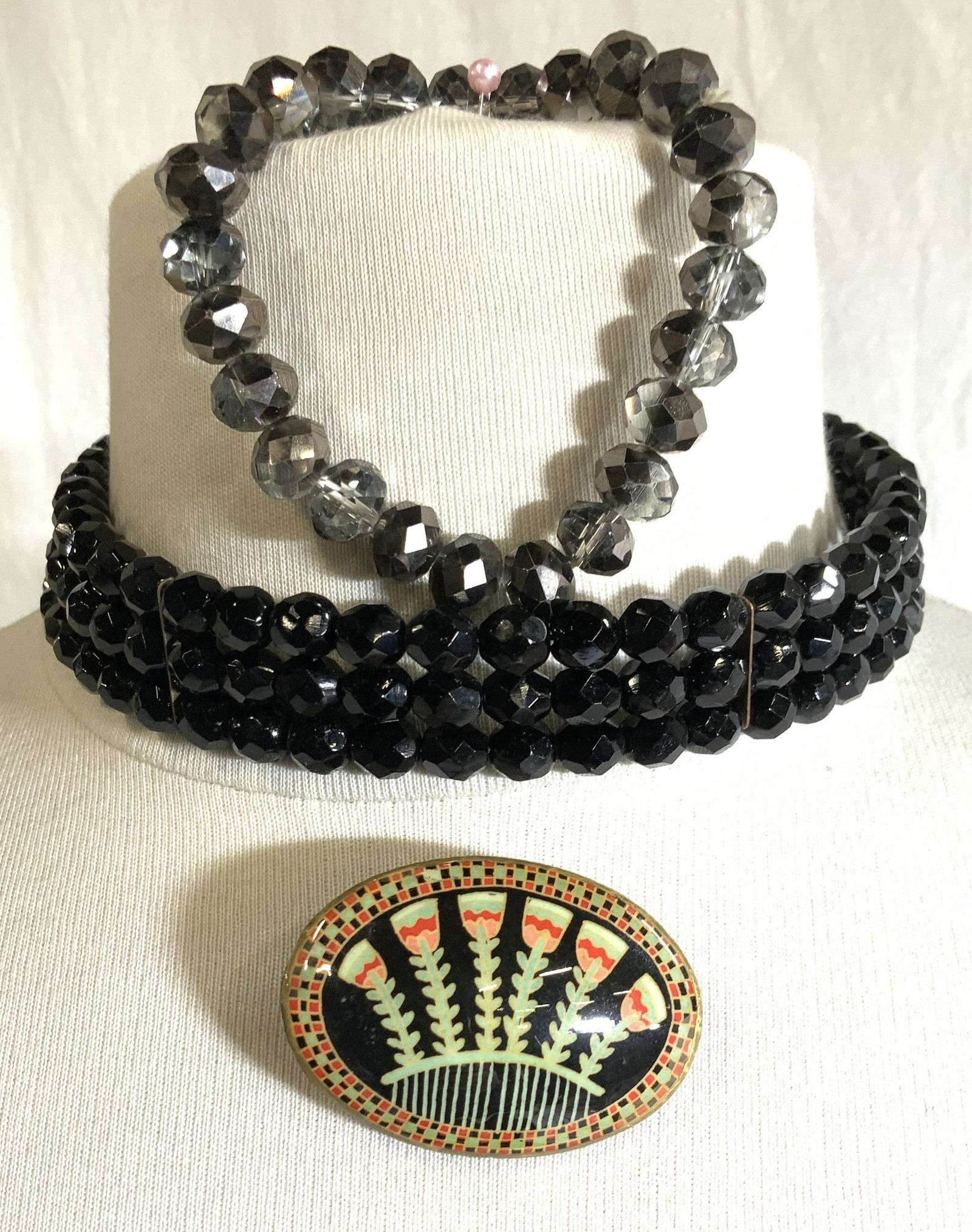 Lot 3 Aurora Borealis Choker & Bracelet, Brooch (1 of 6)