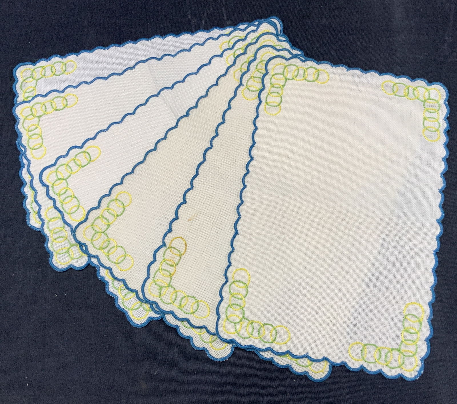 Set 6 Vntg Embroidered Table Linens (1 of 6)