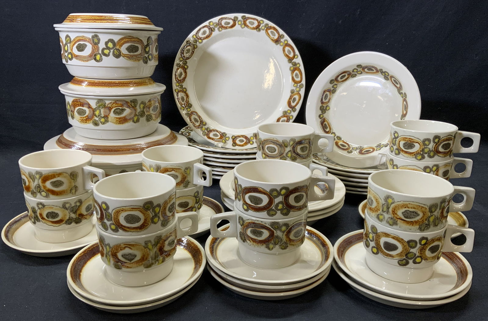 50 Pcs Royal Copenhagen NUCELLA MCM Tableware (1 of 15)