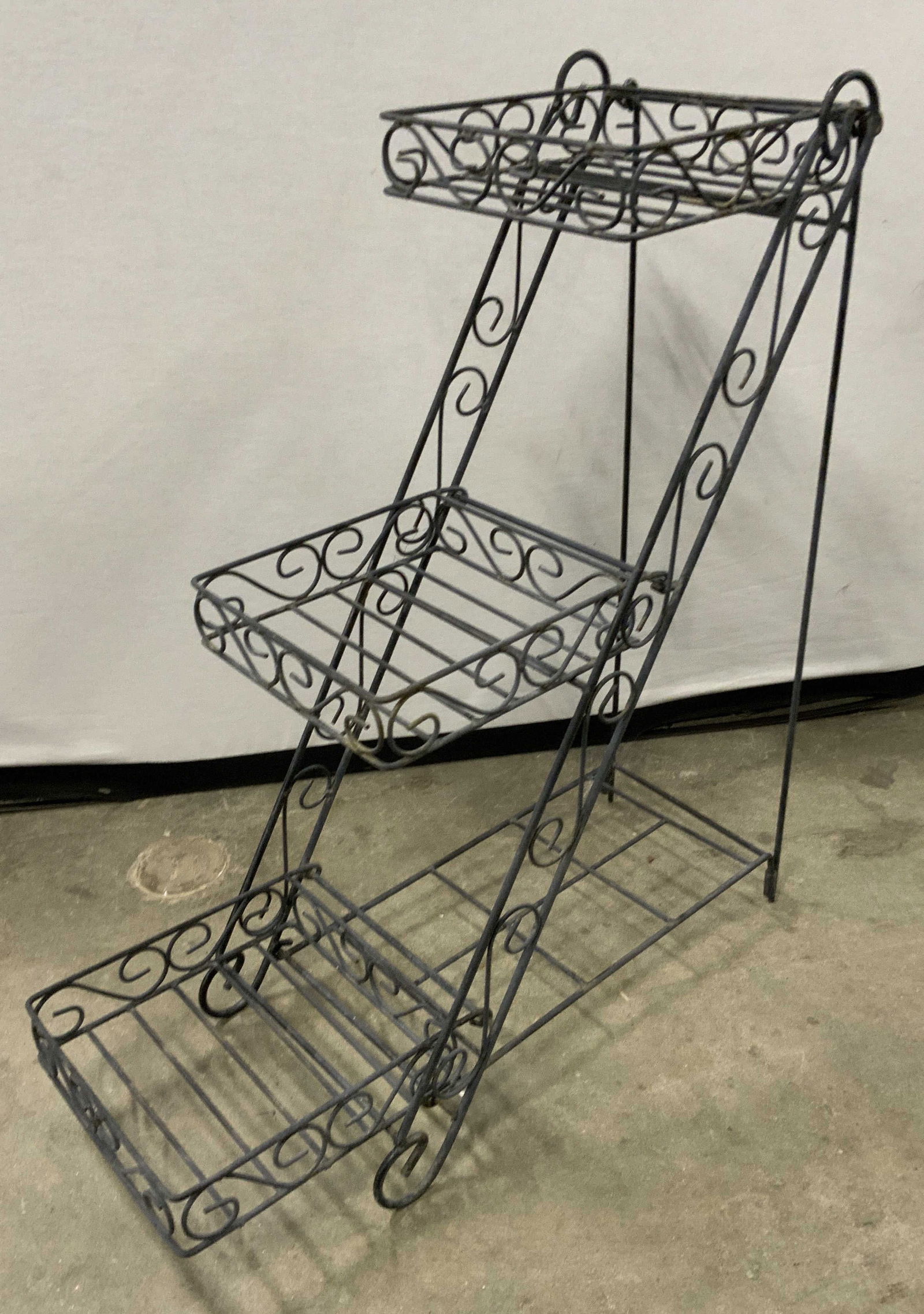 Vintage Collapsible Metal Three Tiered Plant Stand (1 of 9)