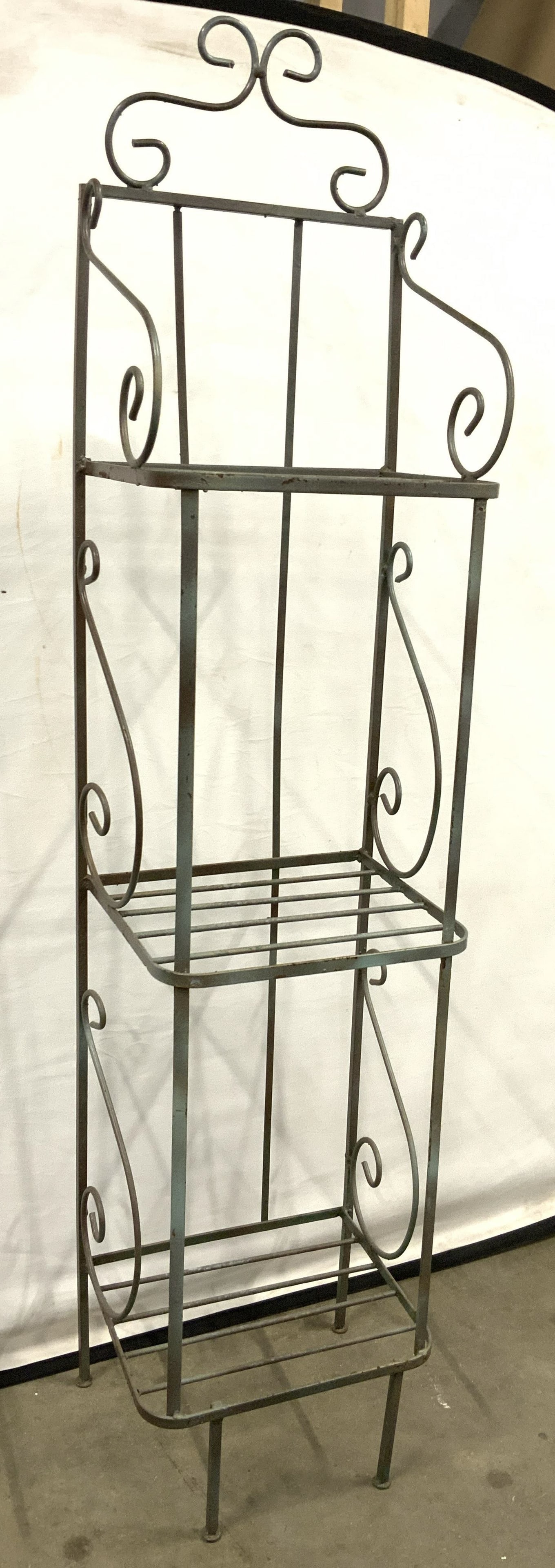 Vintage 3 Tier Metal Planter Stand (1 of 7)
