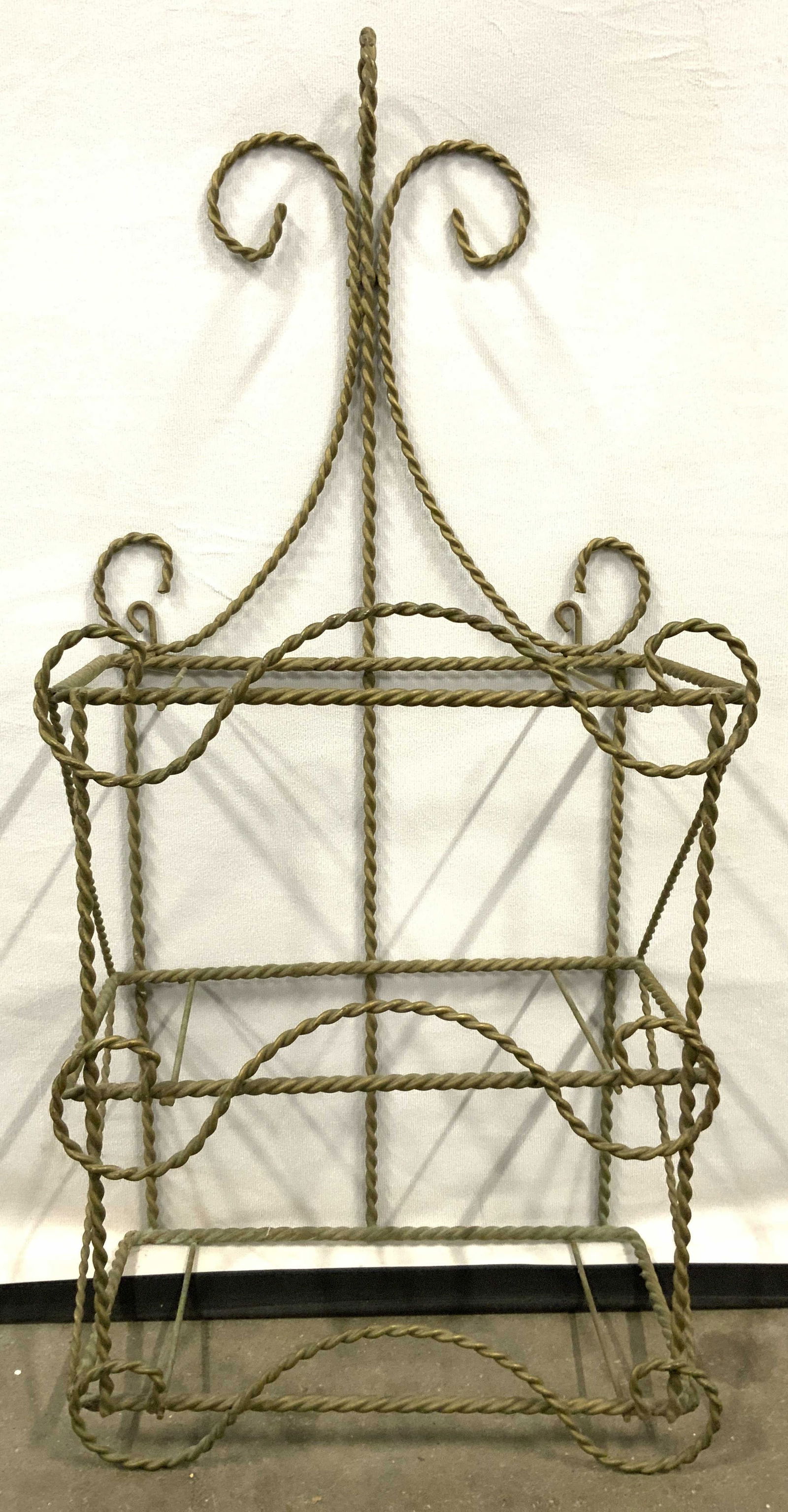 Vntg Hanging Metal 3 Tier Corded Shelf (1 of 6)