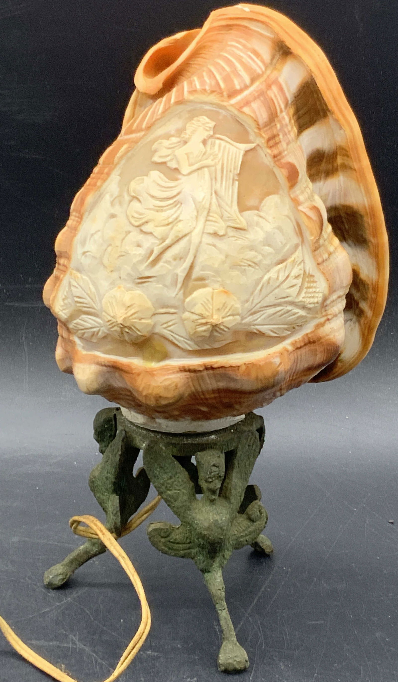 Vintage Hand Carved Shell Tabletop Lamp (1 of 11)