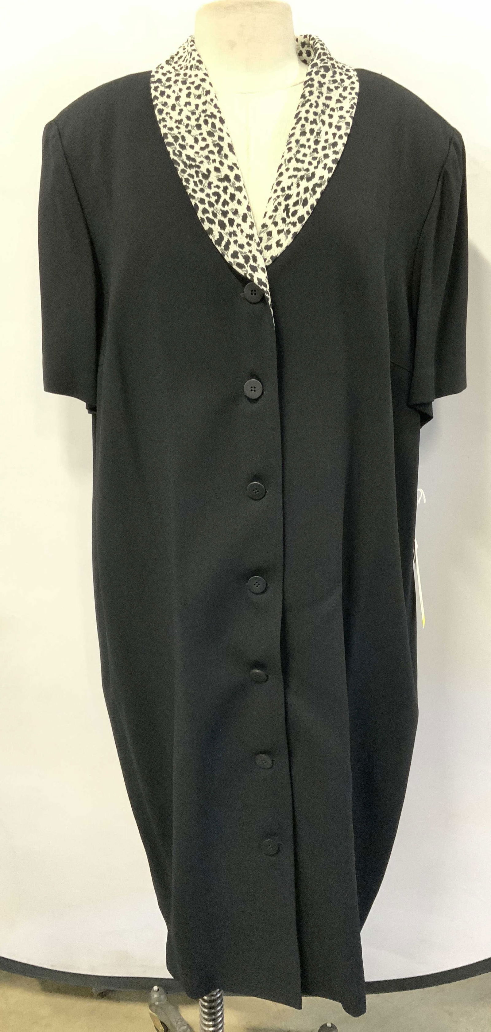 Tamotsu NY Black Jacket w Leopard Print Collar (1 of 8)