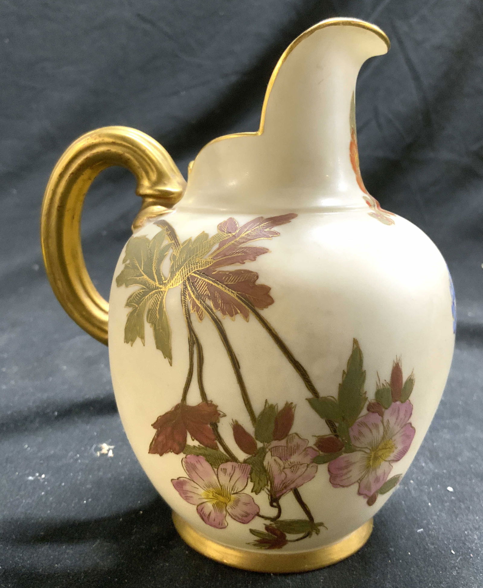 ROYAL WORCESTER Vntg Porcelain Pitcher (1 of 8)