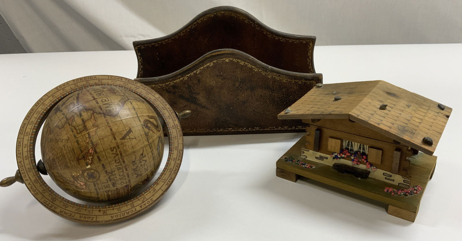 Lot 3 Vntg Assorted Tabletop Accessories (1 of 8)