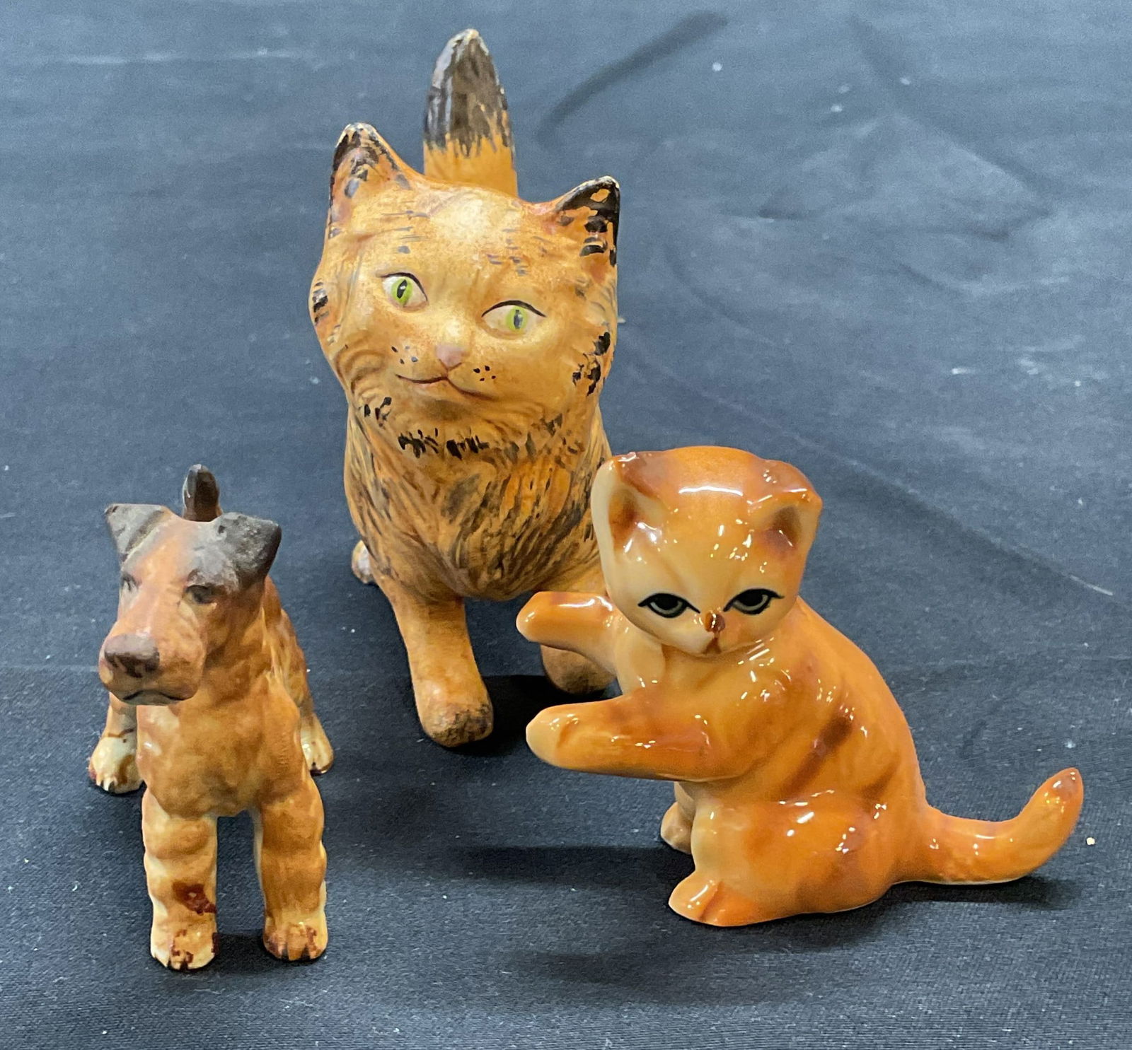 Lot 3 Porcelain Cat & Dog Figurals (1 of 7)