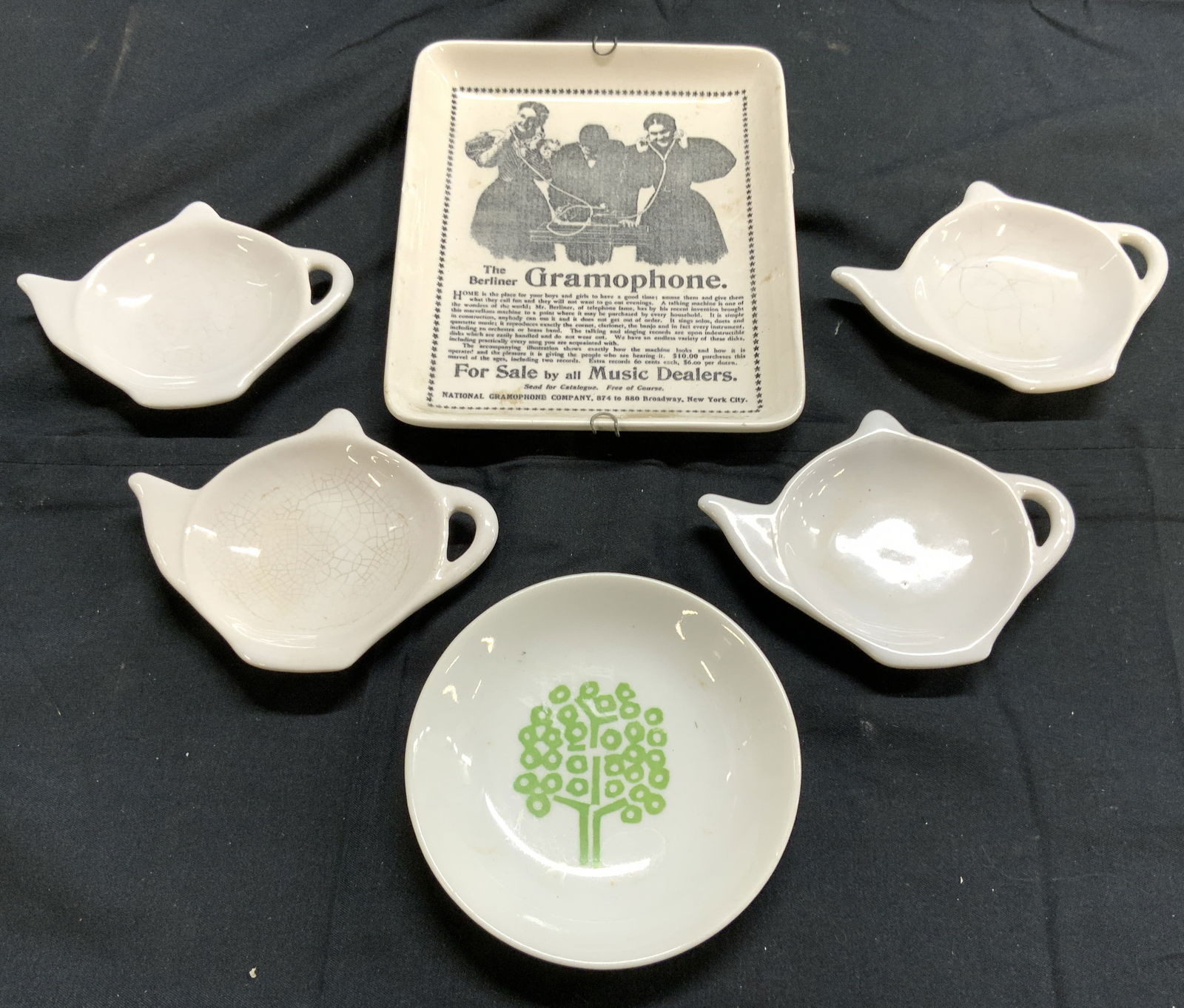 Lot 6 Porcelain Tabletop Accessories (1 of 6)