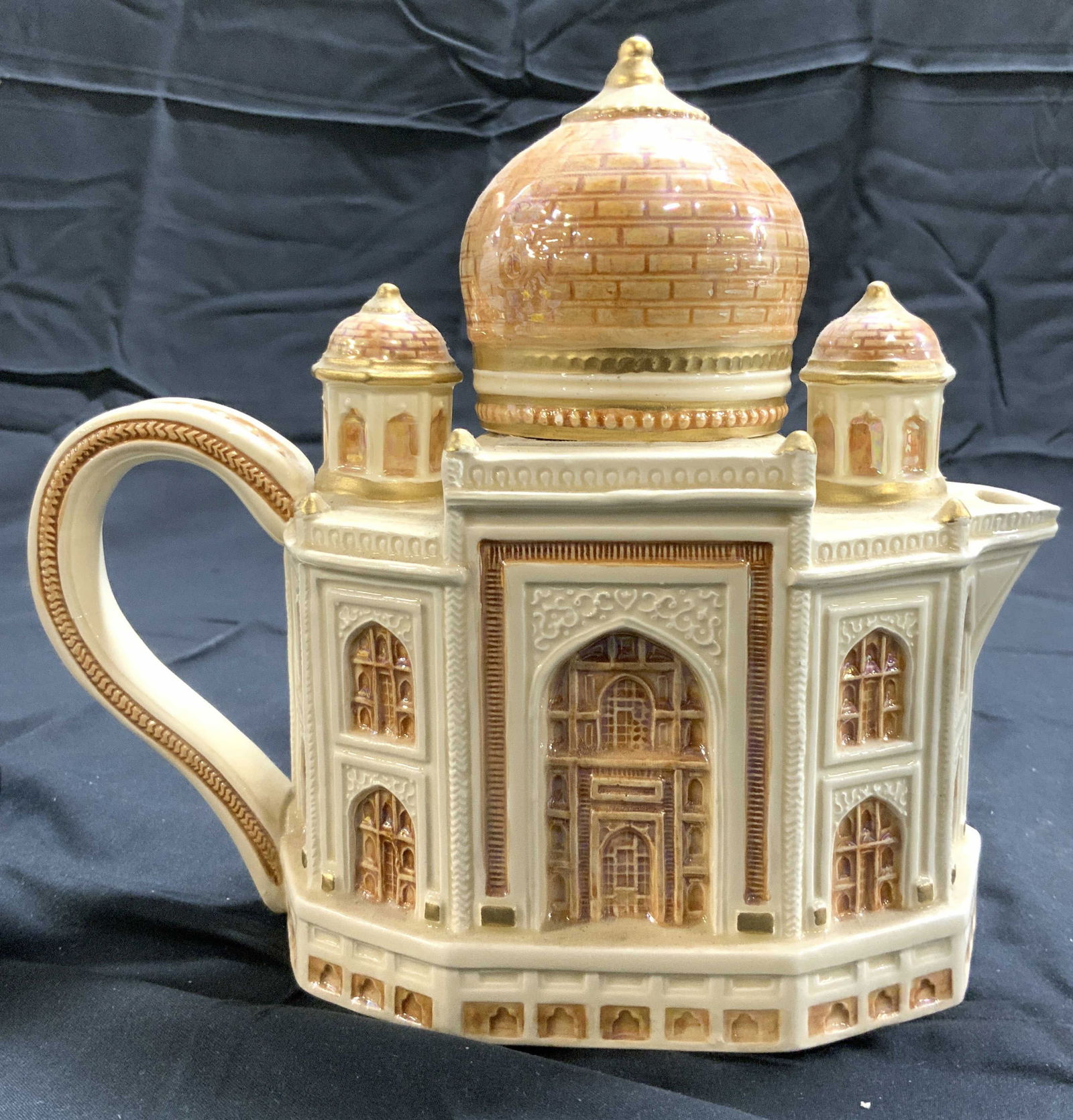 FITZ & FLOYD TAJ MAHAL Porc Teapot W Lid (1 of 8)