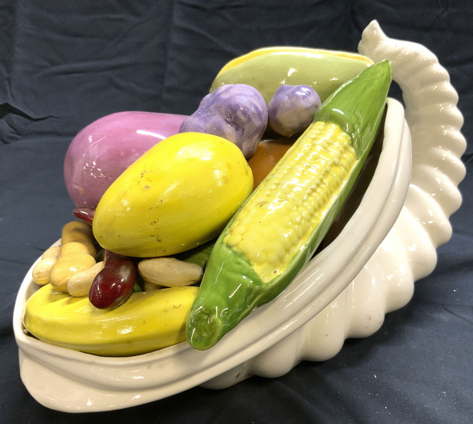 Vntg Ceramic Cornucopia W Fruit & Vegetables (1 of 8)