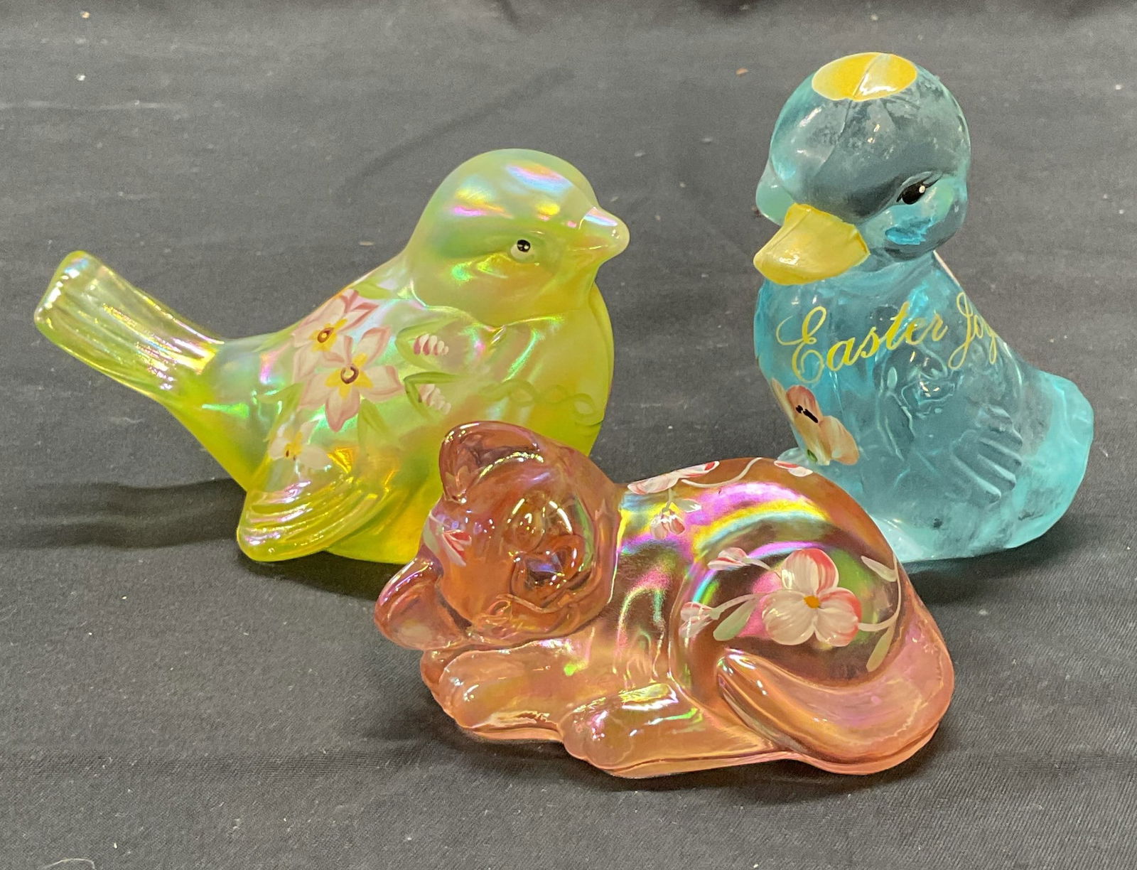 Lot 3 Fenton Art Glass Animal Figurals (1 of 10)