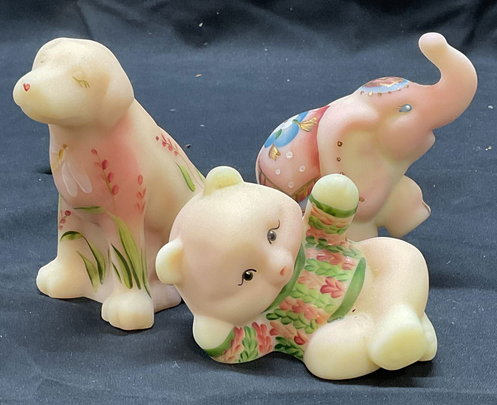 Lot 3 Fenton Art Glass Animal Figurals (1 of 11)
