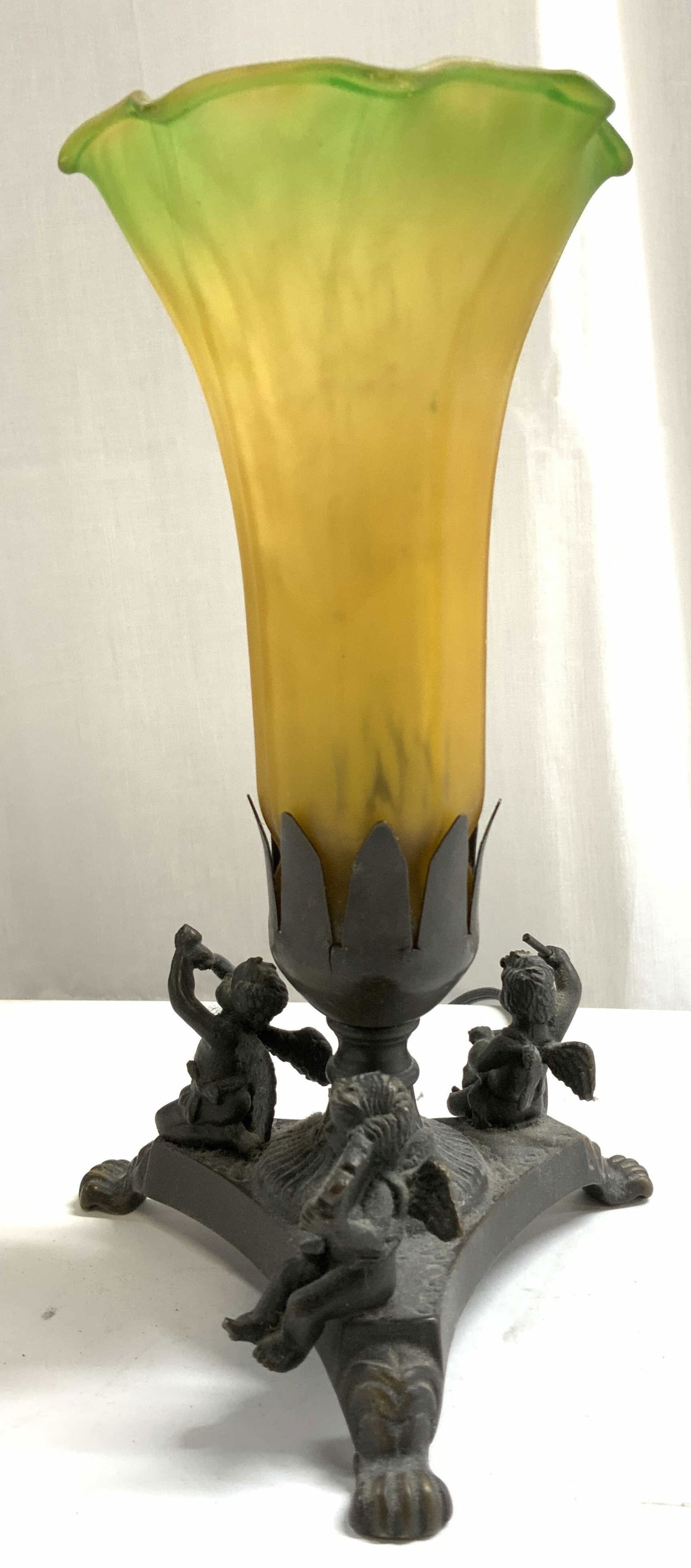 Art Glass Lamp W Cherub Base (1 of 7)