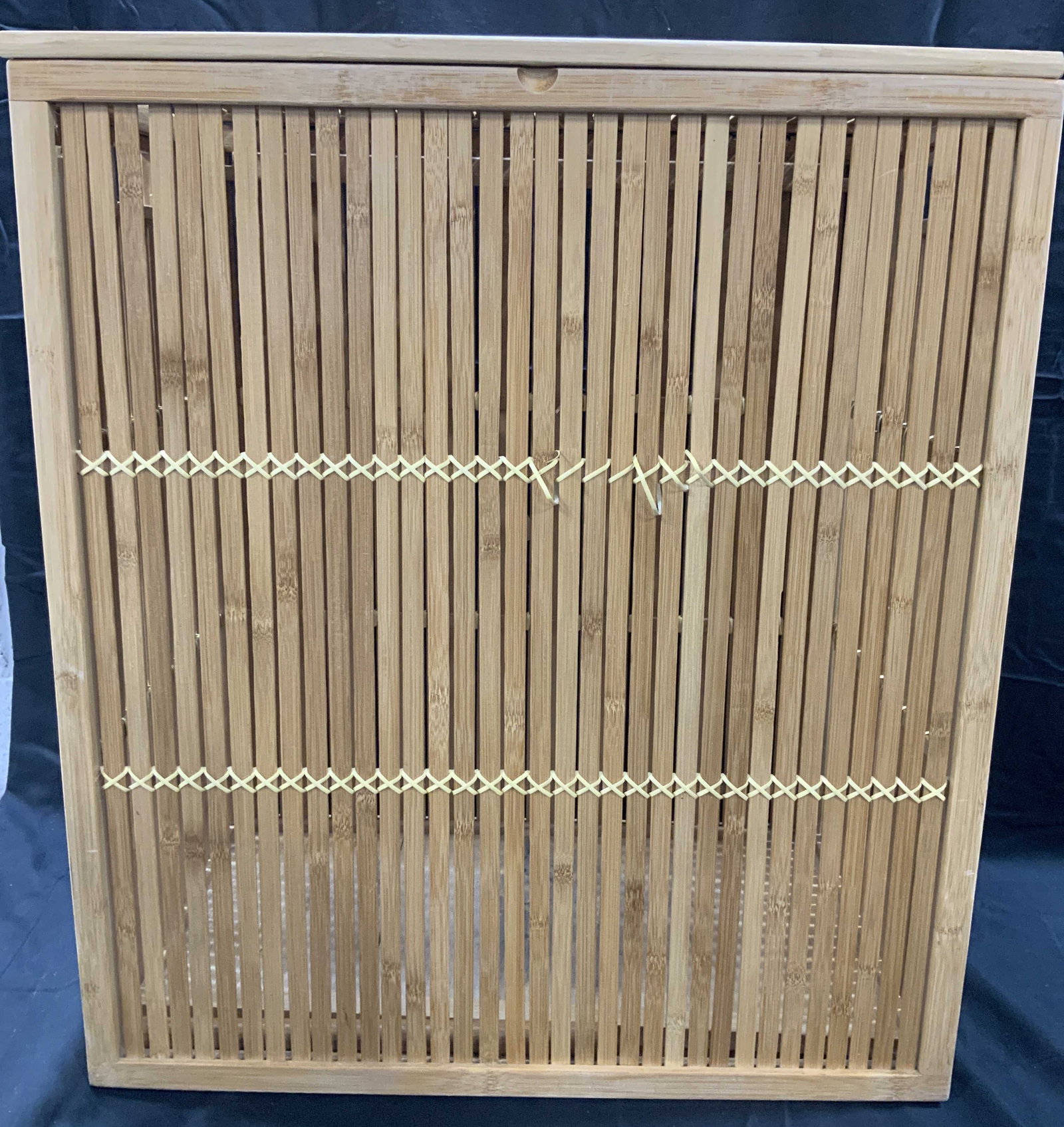 Magus Bamboo Hinged Laundry Basket (1 of 11)