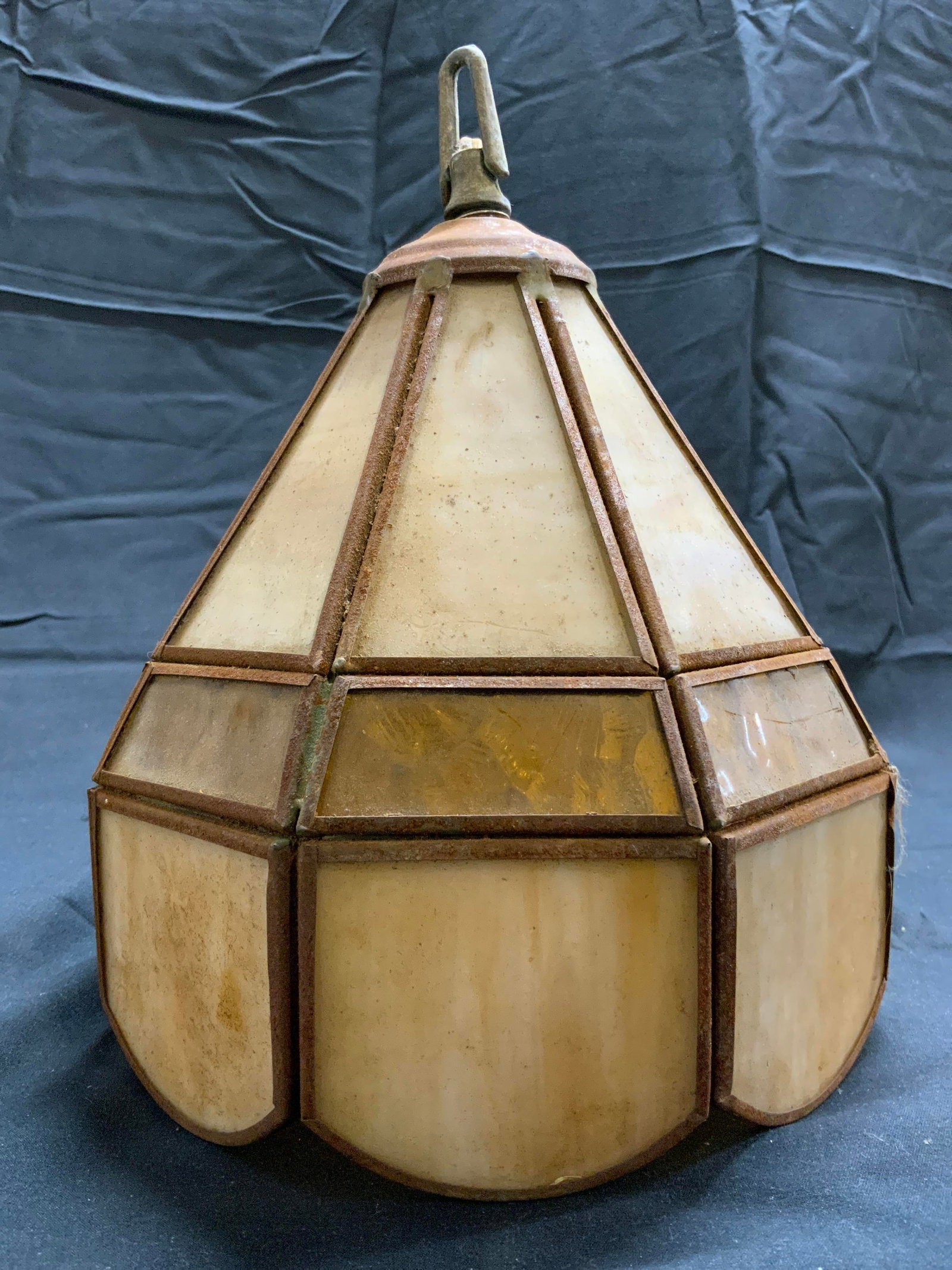 Vintage Slag Glass Pendant Light: Pendant light is slag glass & metal. Piece is tan toned. Piece has geometric forms. Includes ceiling cap. Pendant light measures approximately 10.5 inches tall 7.5 inches wide. Pendant light, ceiling 