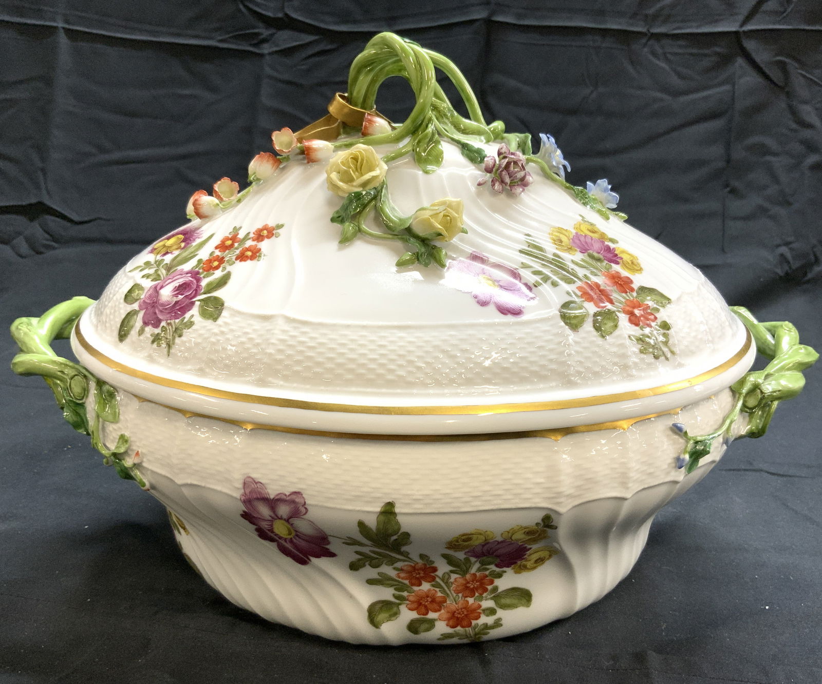 RICHARD GINORI MUSEO Porc Lidded Tureen (1 of 9)