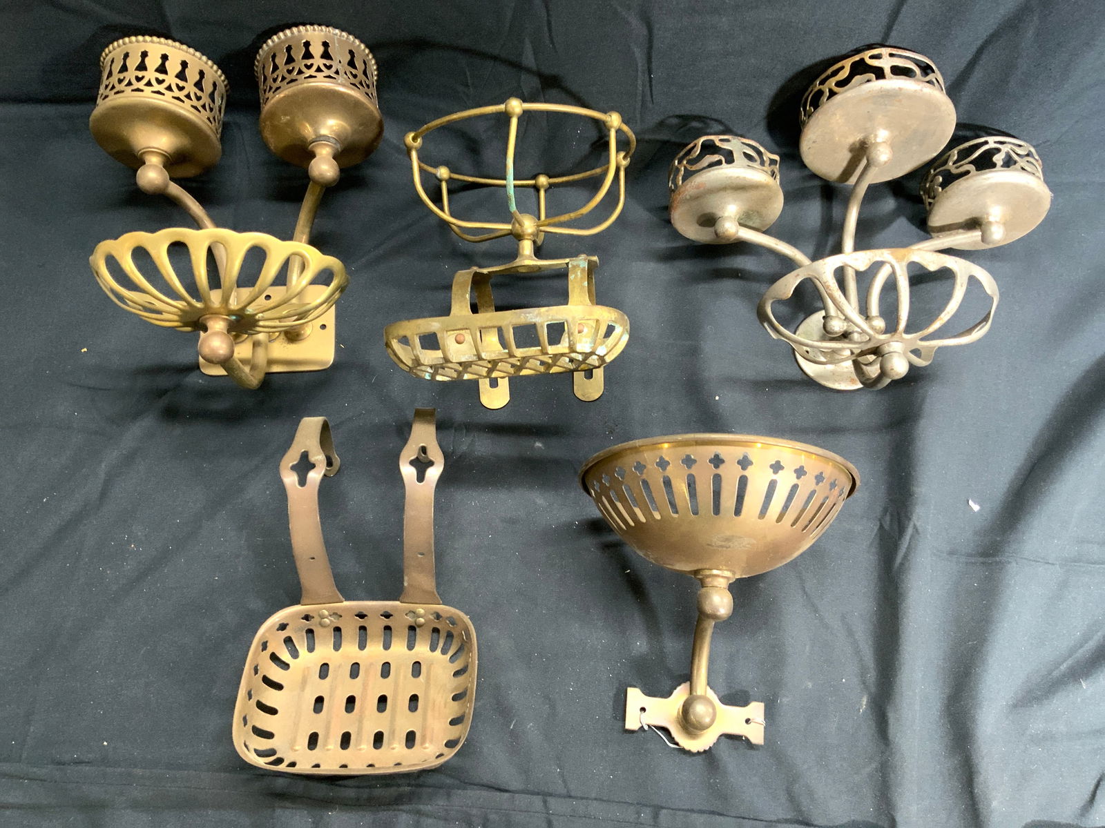 Group Lot 5 Antique Brass & Metal Wall Mounts (1 of 8)