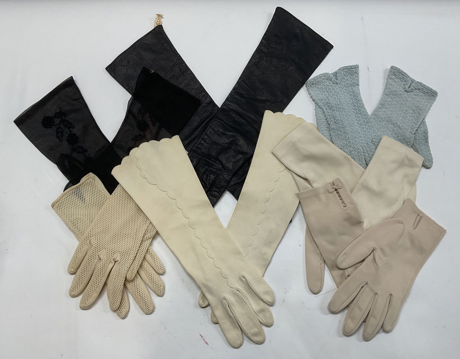 Lot 7 Lord & Taylor Black Leather Gloves + (1 of 16)