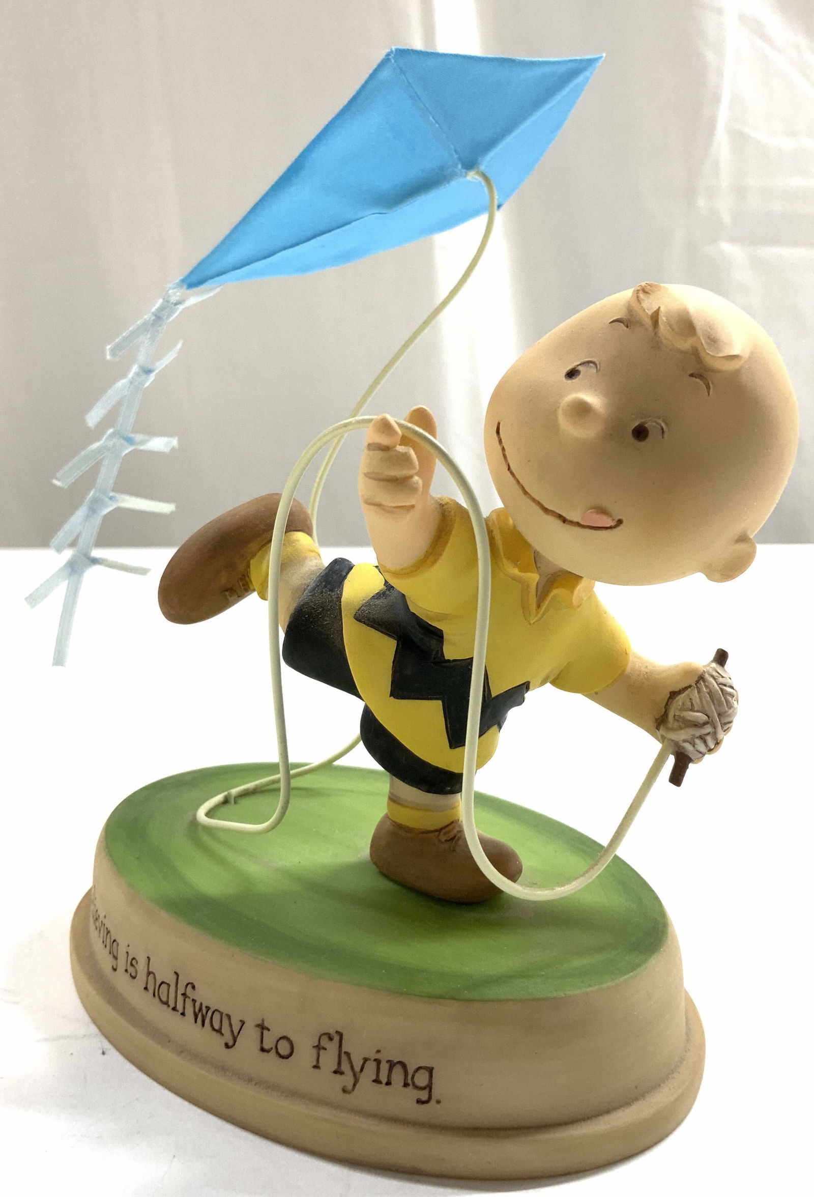 HALLMARK PEANUTS Charlie Brown Kite Figural 2011 (1 of 6)