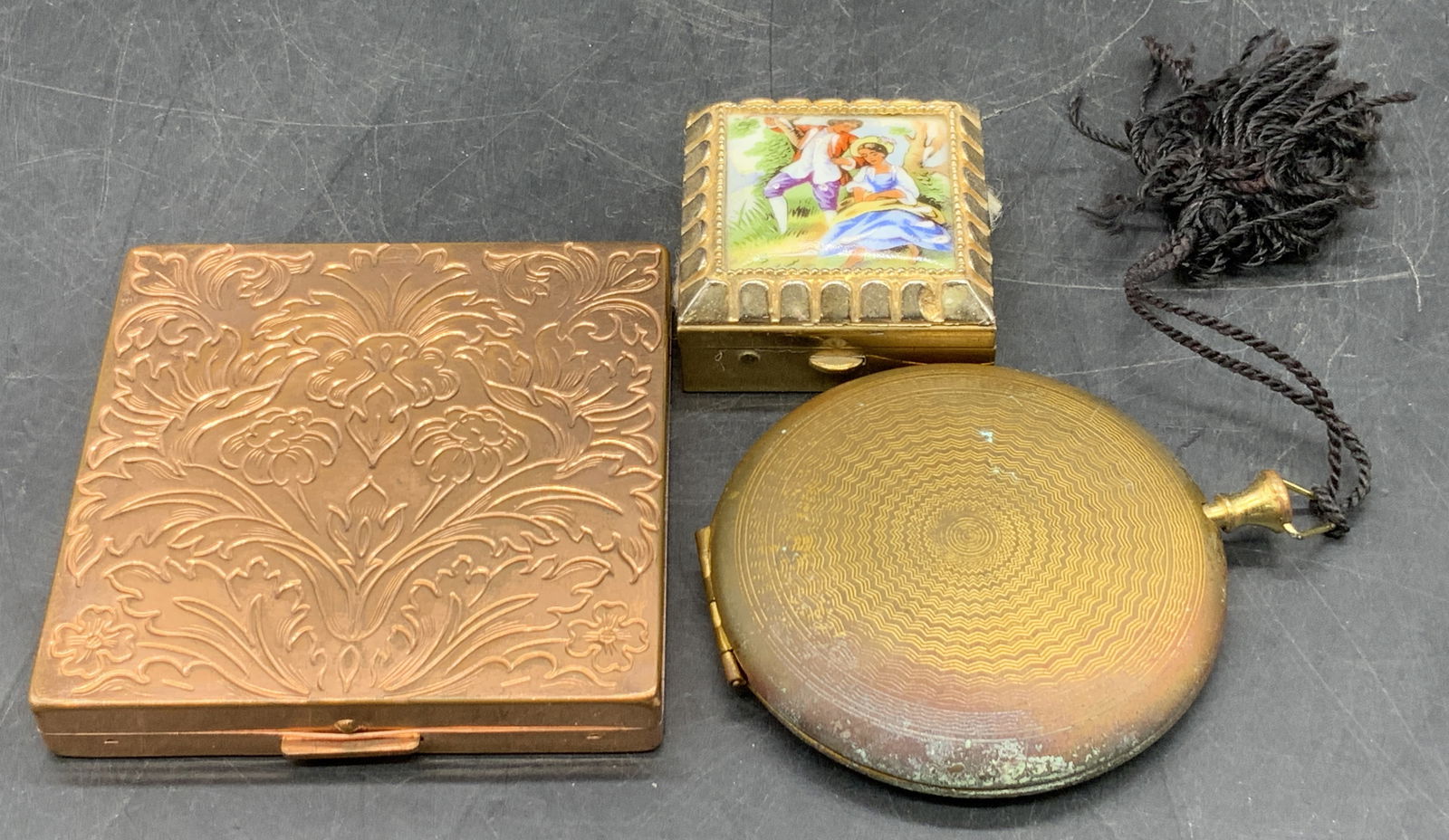 Lot 3 Vintage Metal Makeup Compacts (1 of 8)