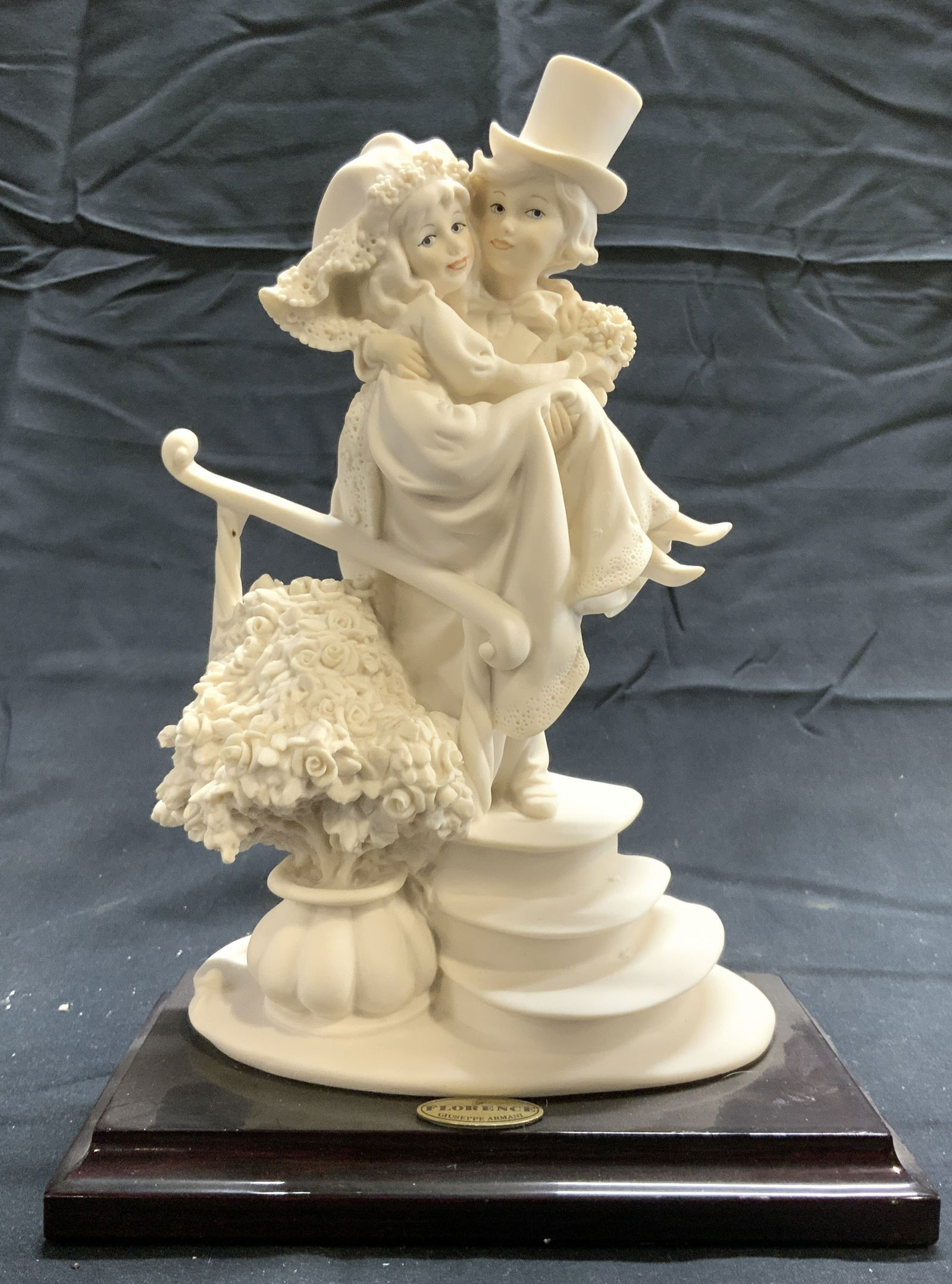 GIUSEPPE ARMANI FLORENCE Bride & Groom Figural (1 of 8)