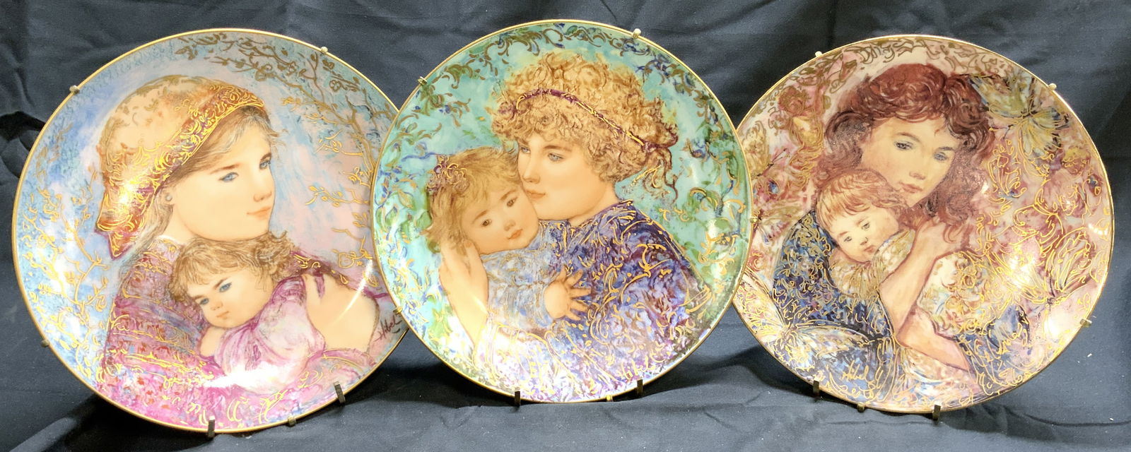 HIBEL & EDWIN KNOWLES Lot 3 Assorted Porc Plates (1 of 10)