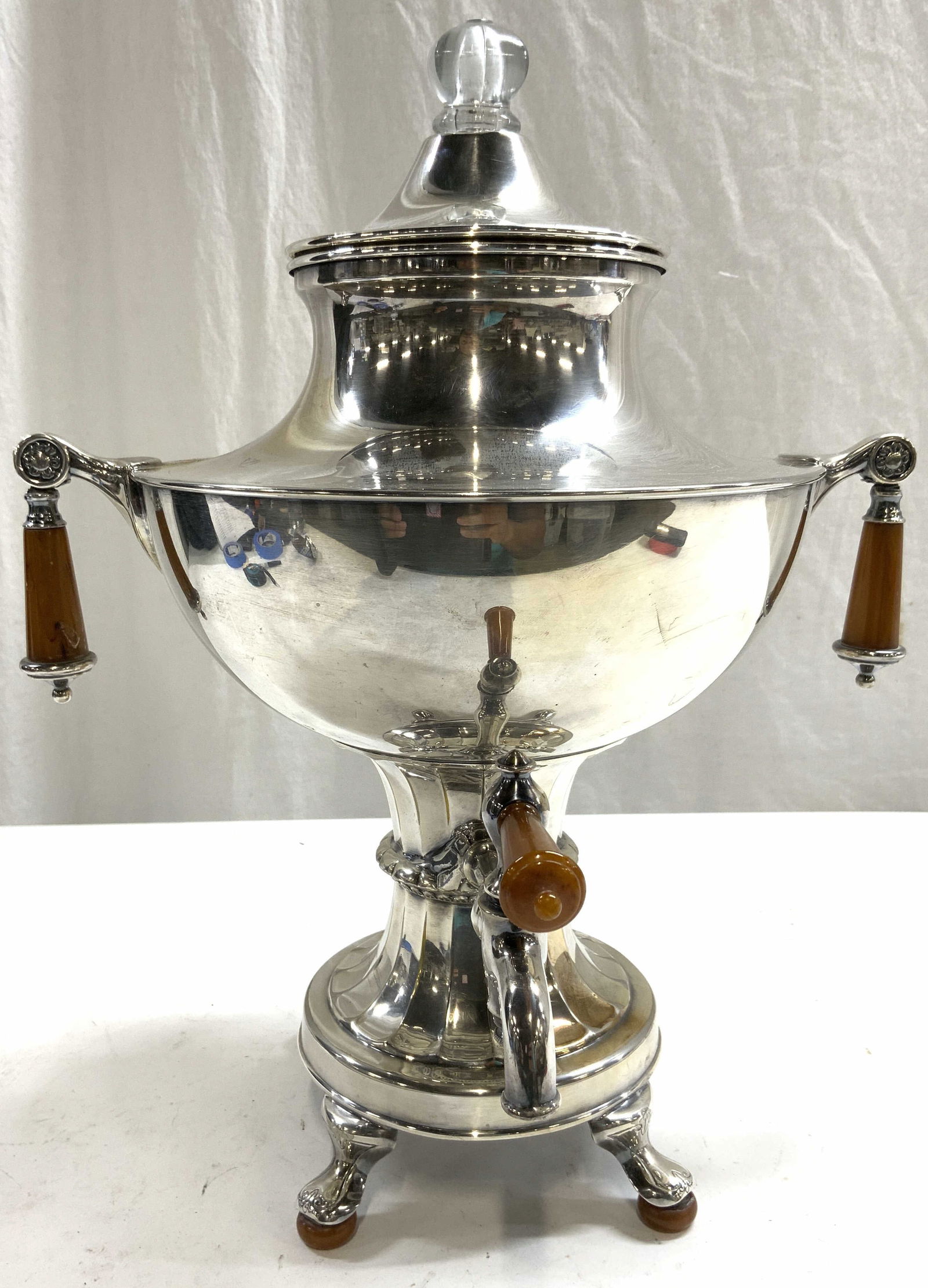 BOWMAN & CO Silver Pl Samovar W Celluloid Handles (1 of 8)